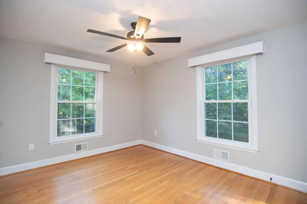 1612 Red Oak LN SW - Photo 20