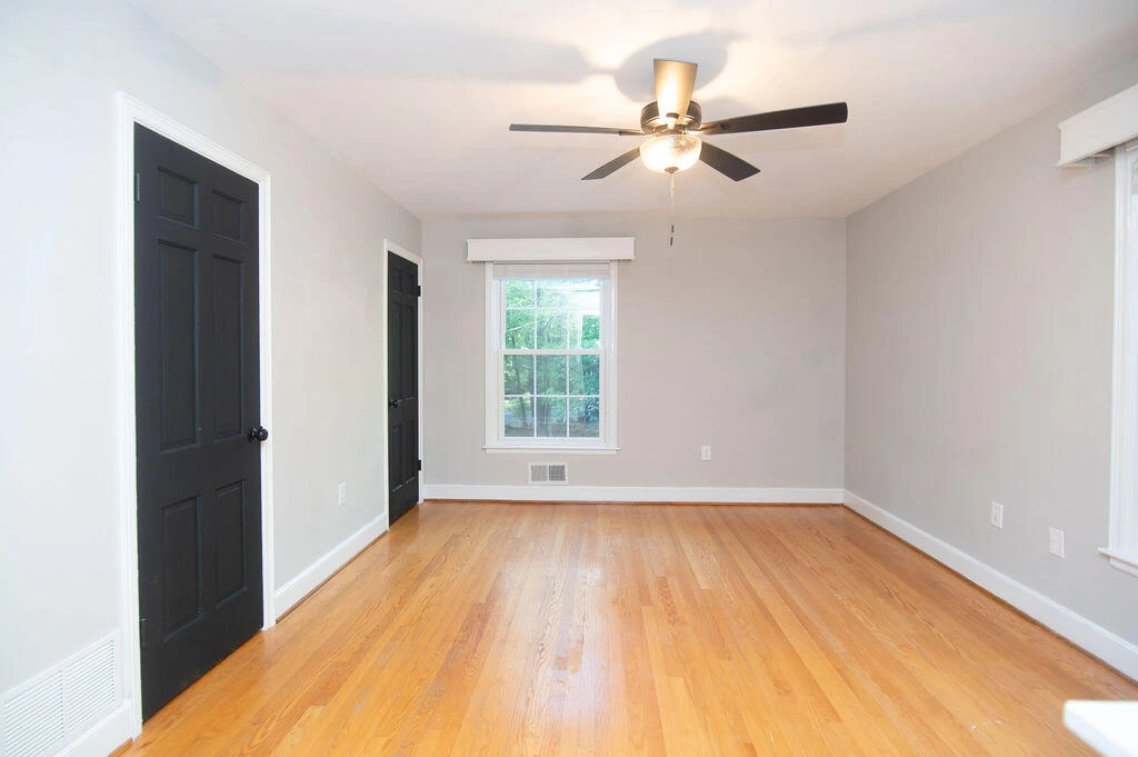 1612 Red Oak LN SW - Photo 22