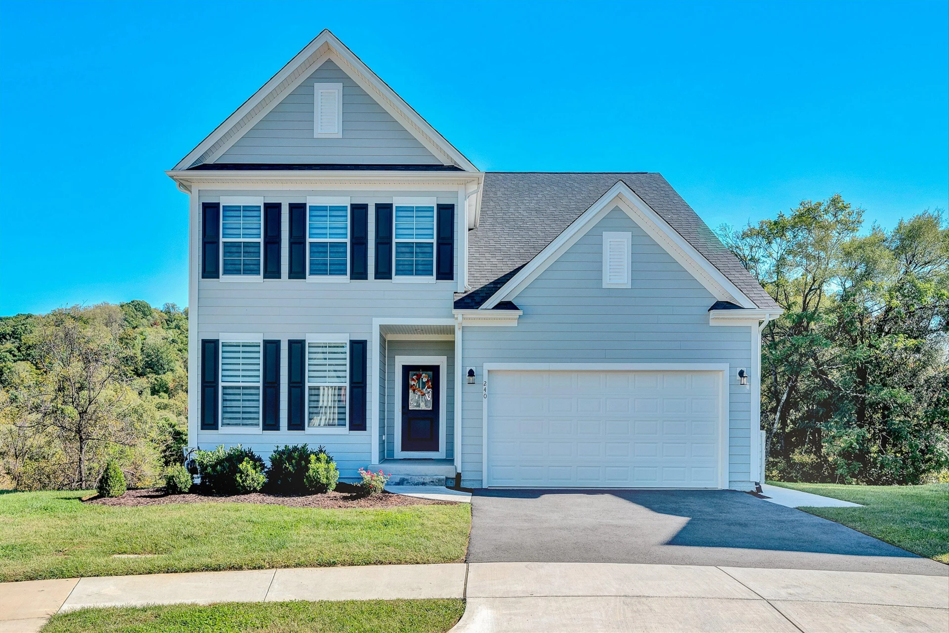 240 Georgia CT NE