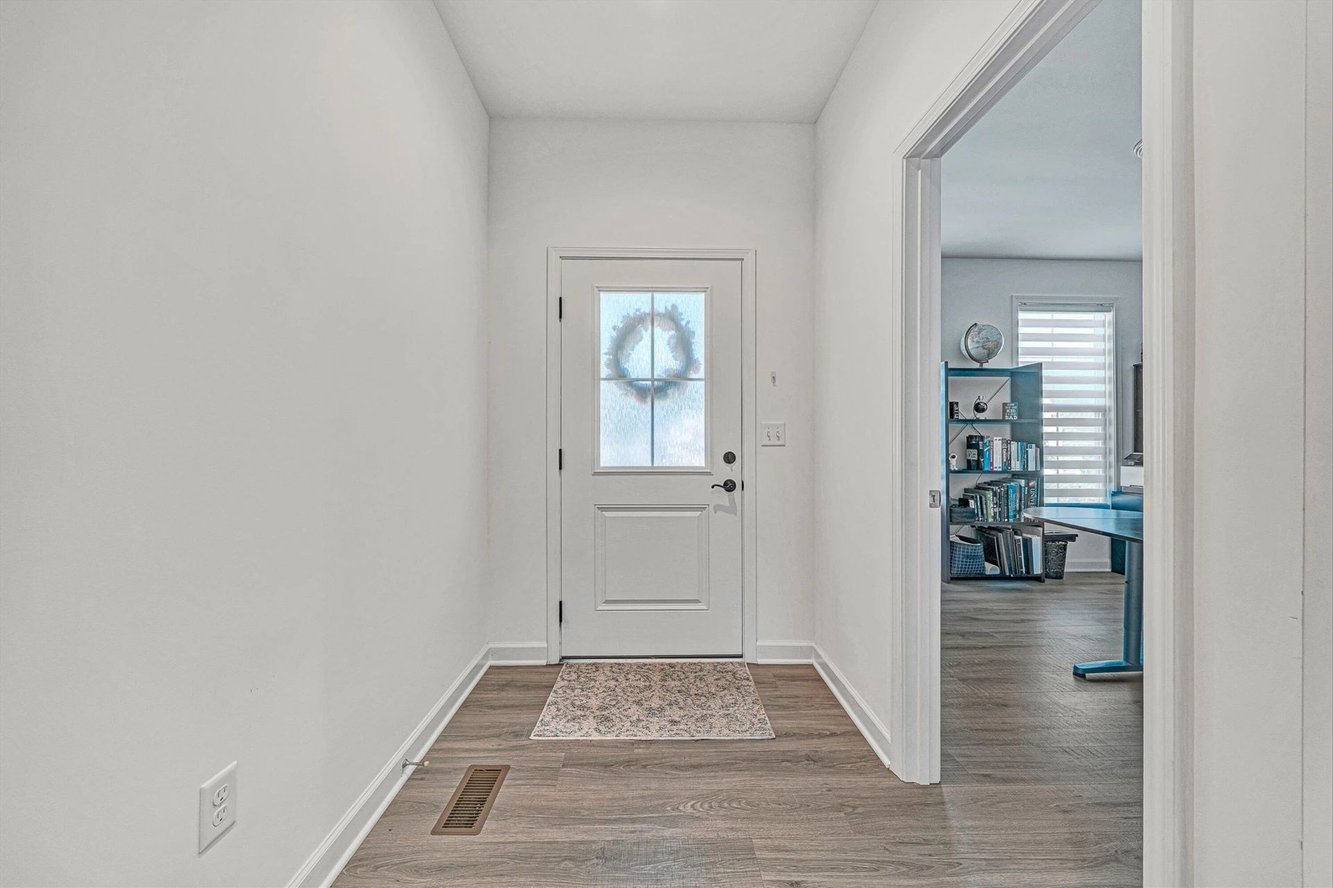 240 Georgia CT NE - Photo 4