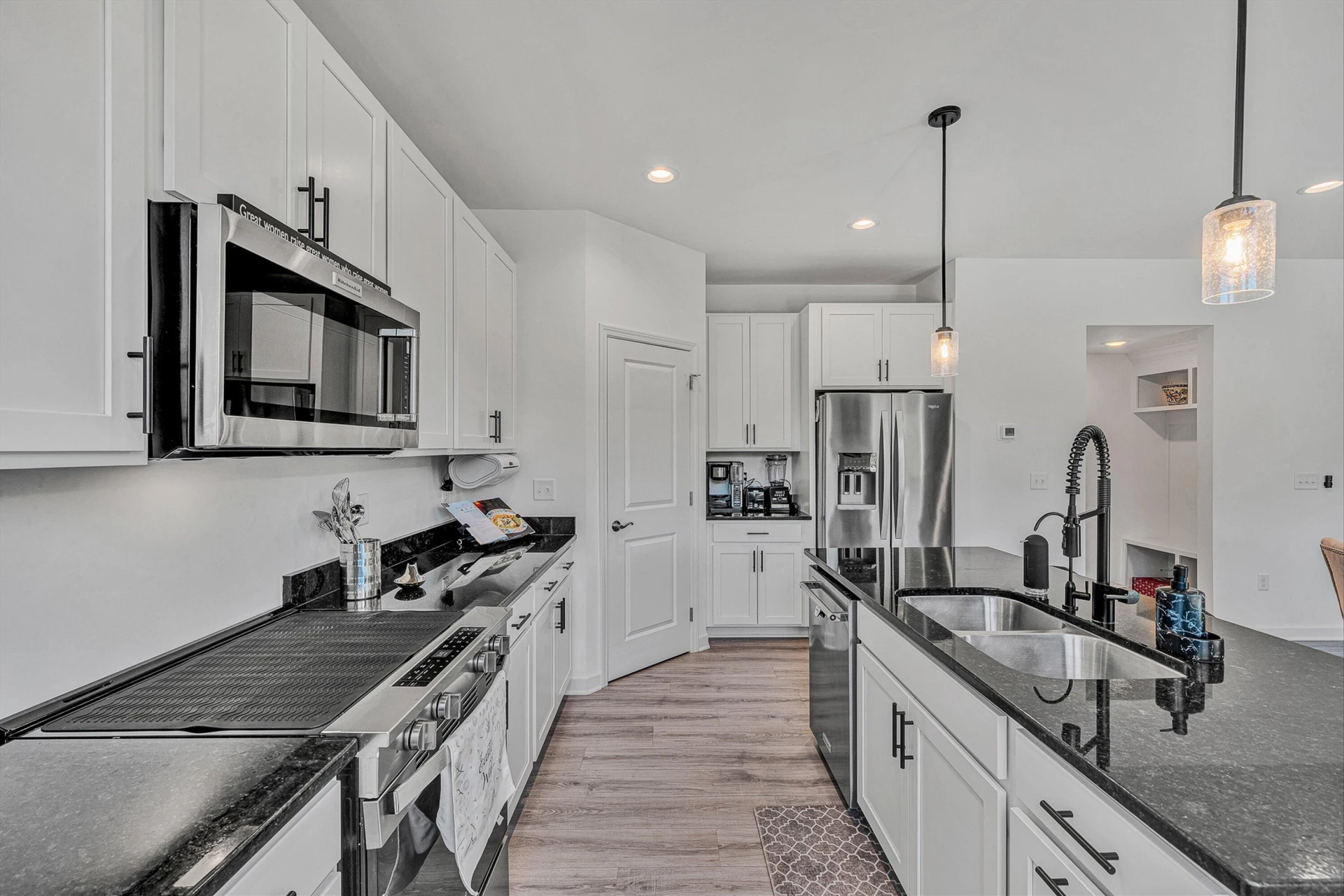 240 Georgia CT NE - Photo 15