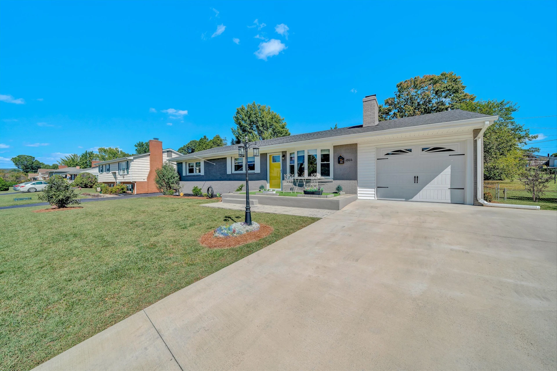 4011 Hazelridge RD NW - Photo 2