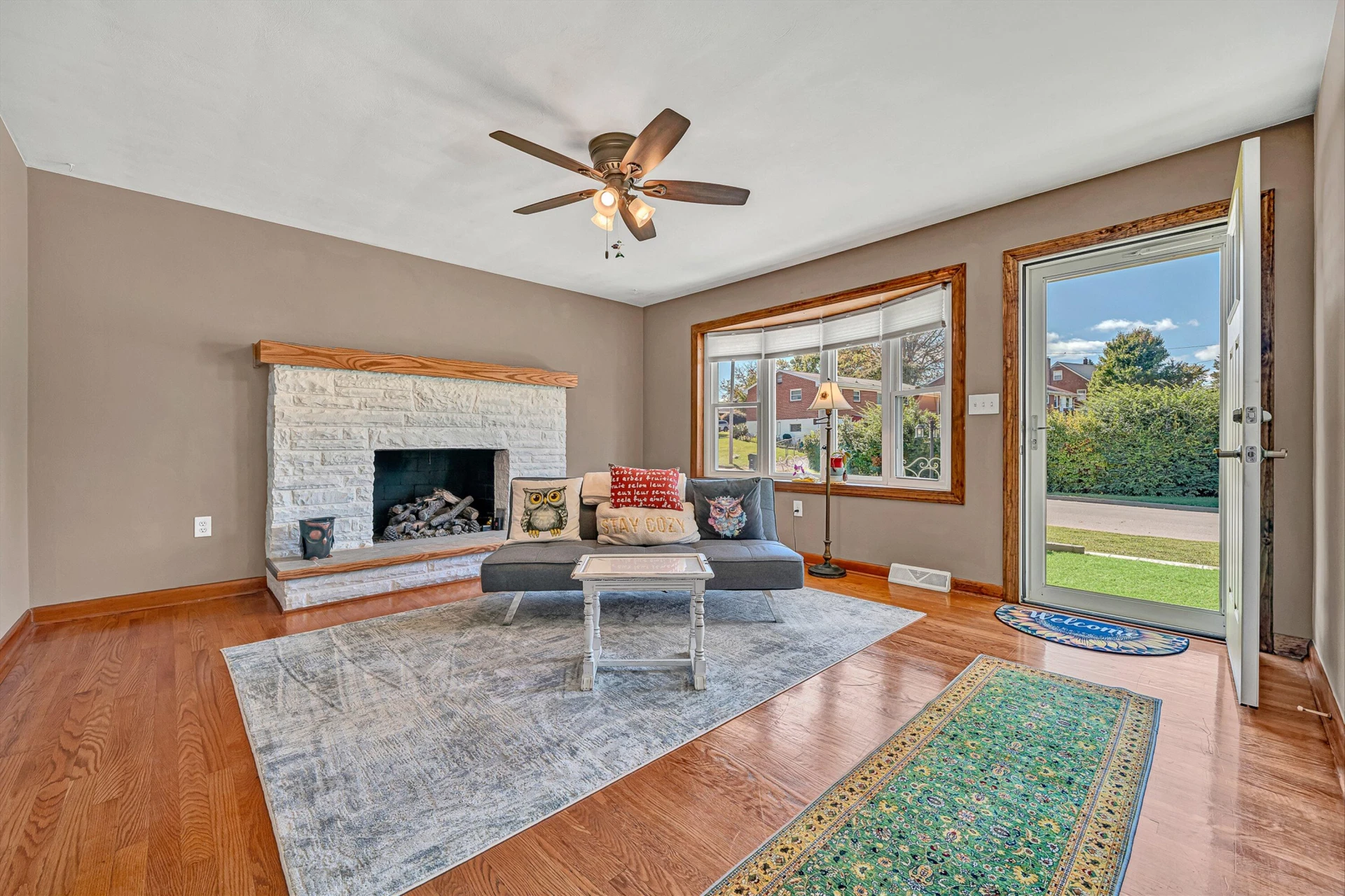 4011 Hazelridge RD NW - Photo 3