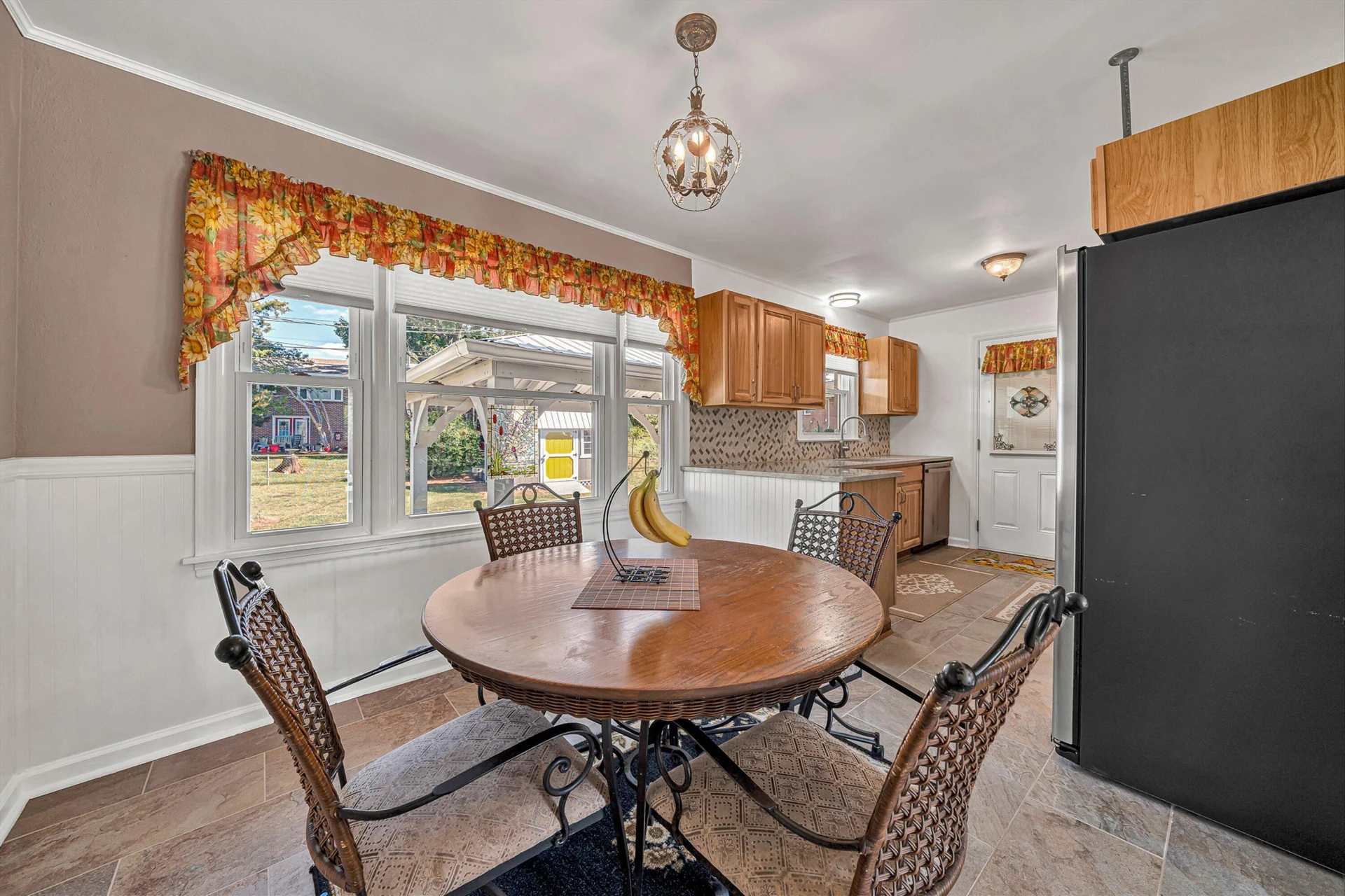 4011 Hazelridge RD NW - Photo 5