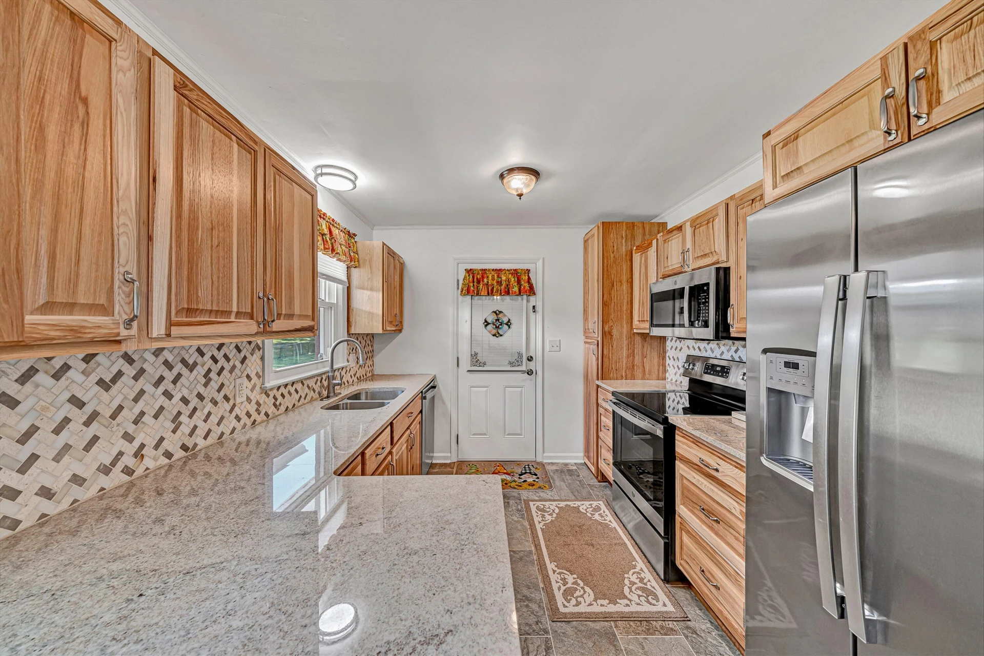 4011 Hazelridge RD NW - Photo 6