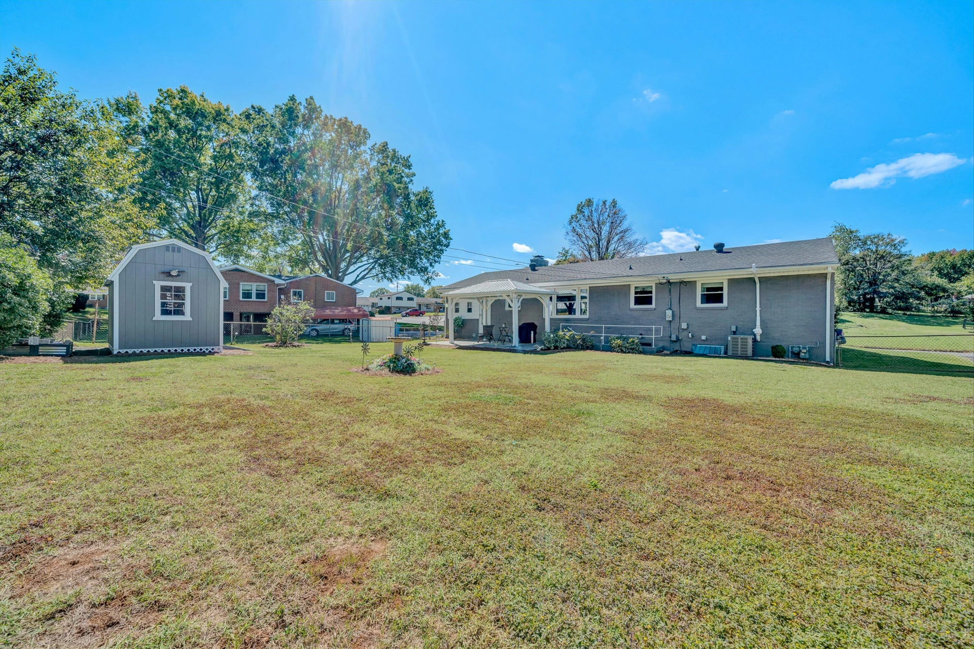 4011 Hazelridge RD NW - Photo 23