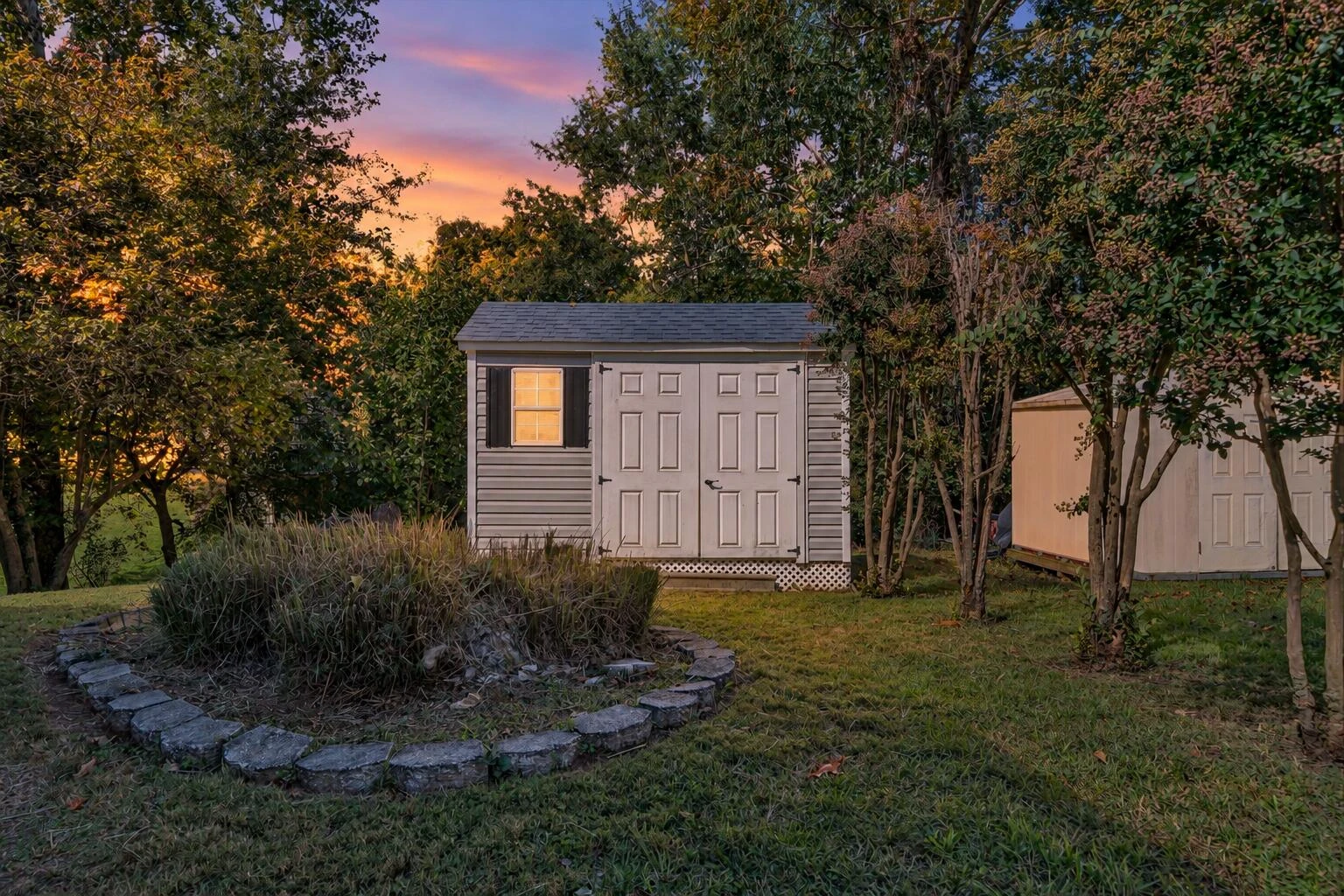 3553 Berryhill DR - Photo 3