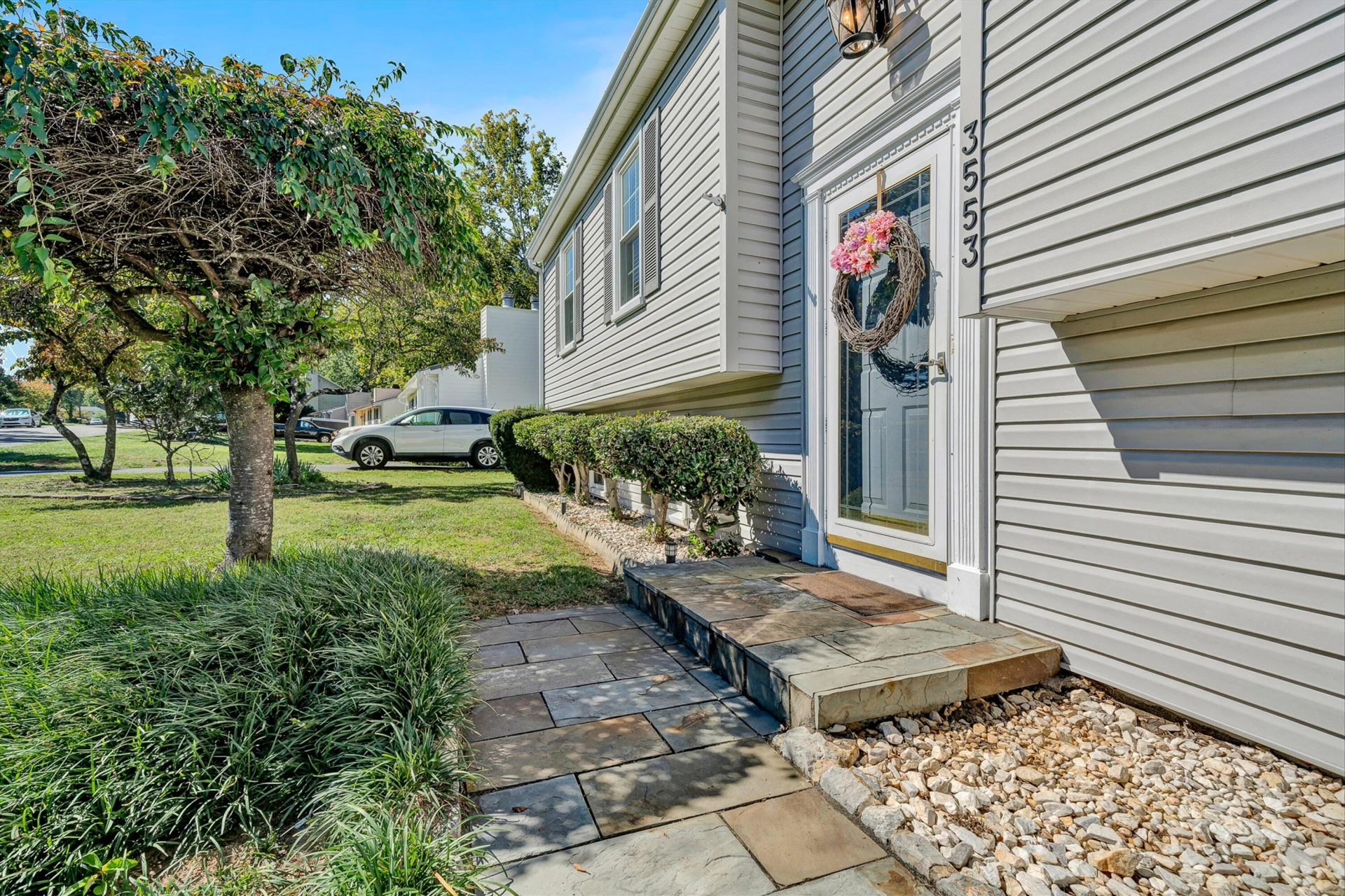 3553 Berryhill DR - Photo 5