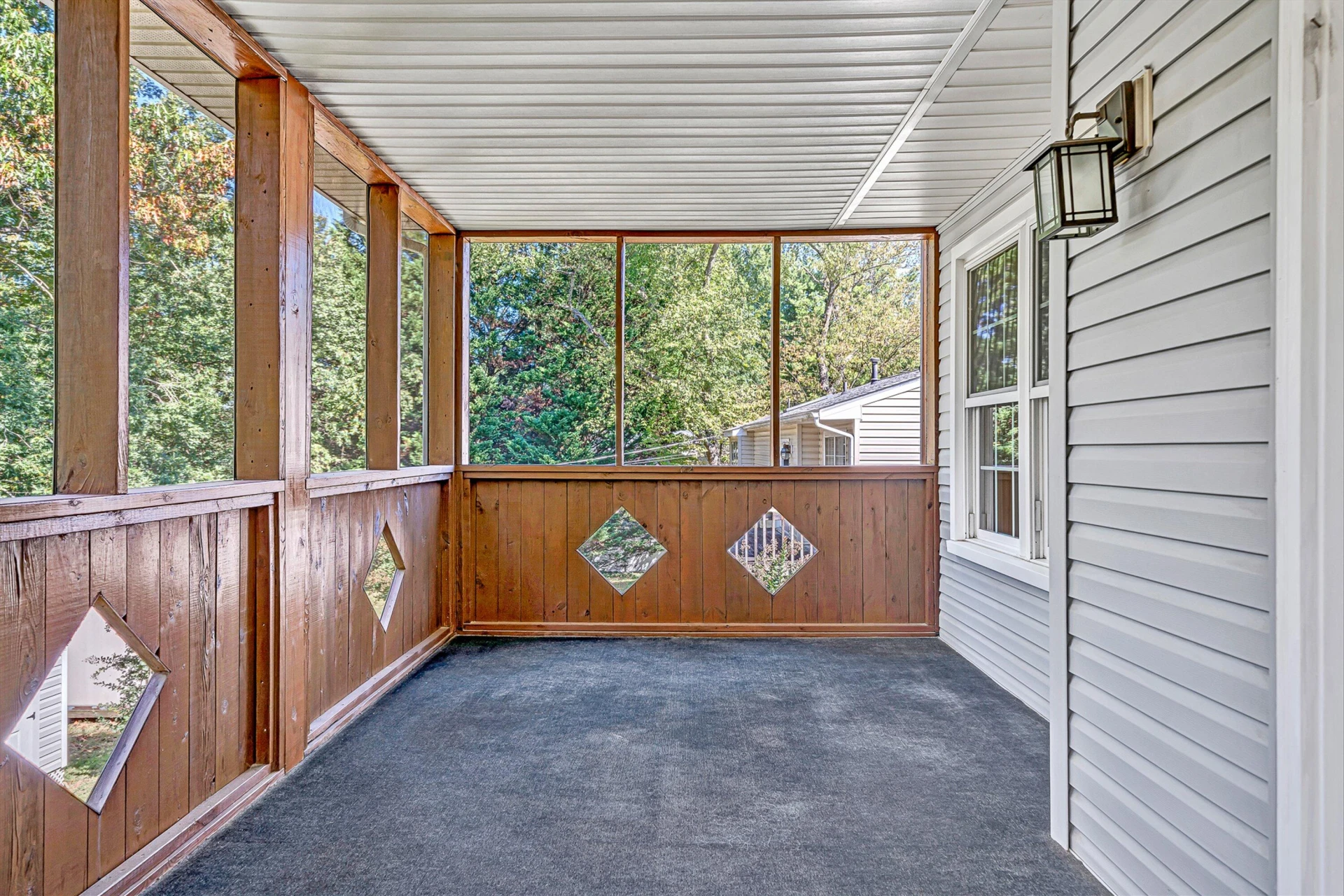 3553 Berryhill DR - Photo 17