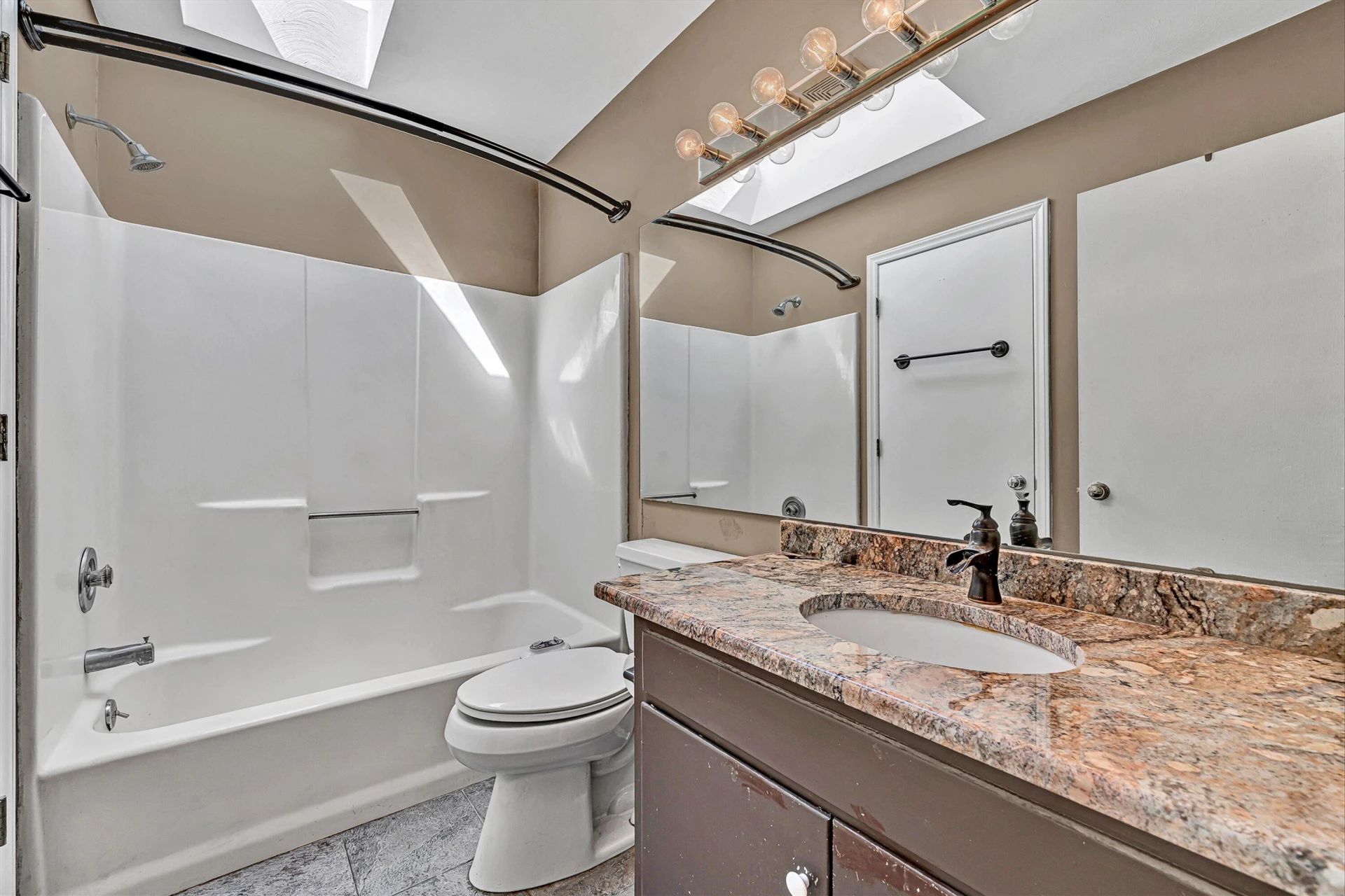 3553 Berryhill DR - Photo 19