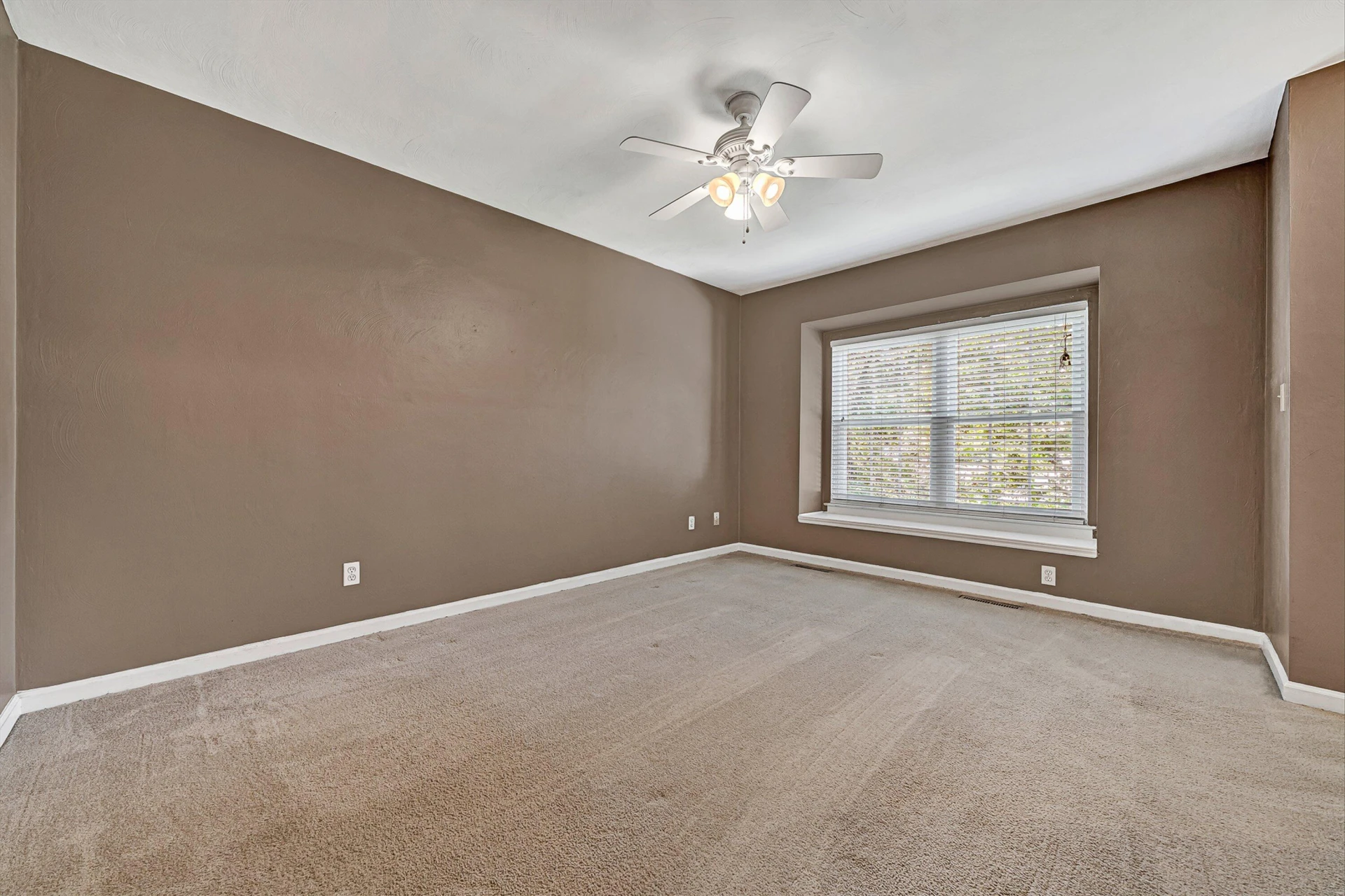 3553 Berryhill DR - Photo 21