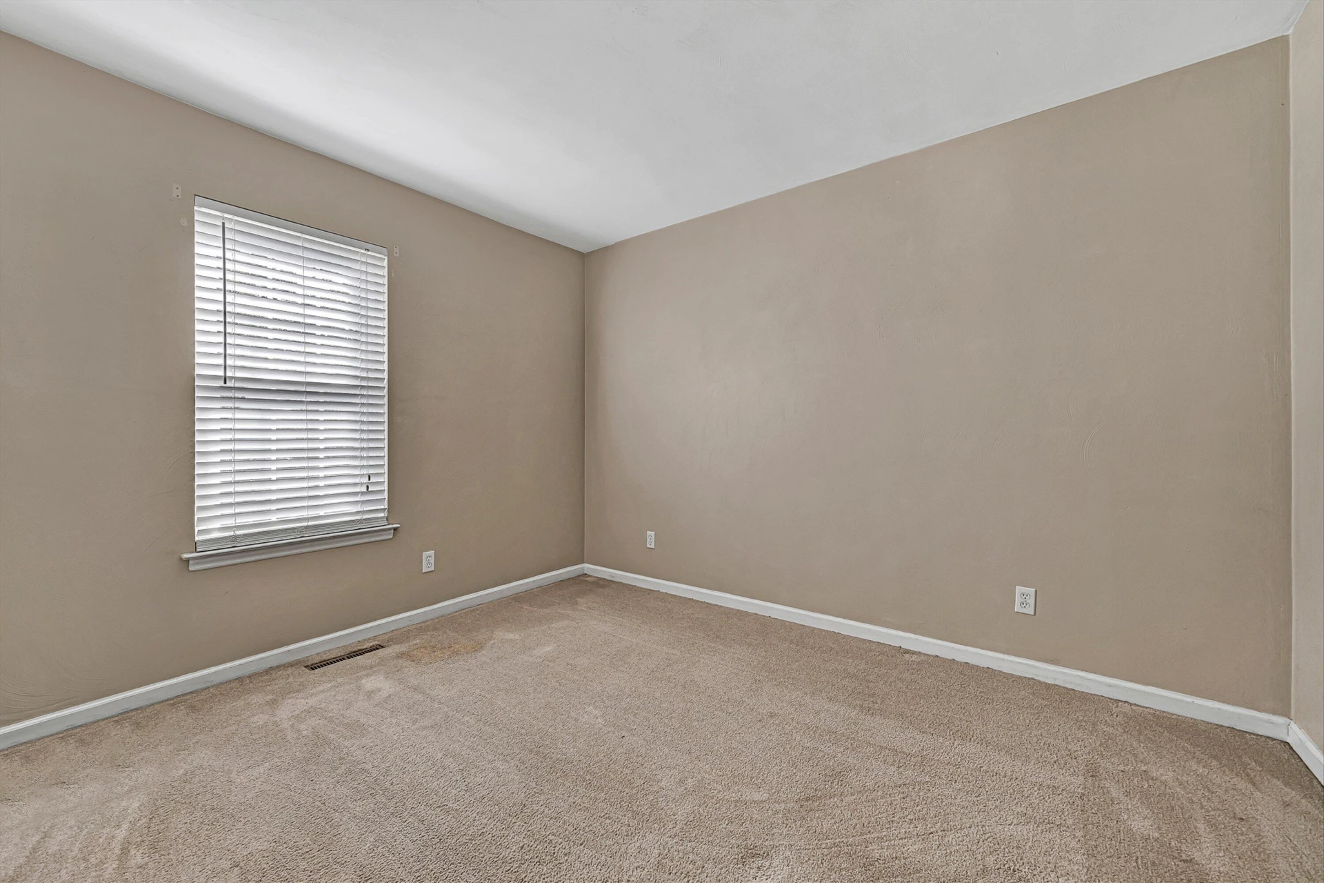 3553 Berryhill DR - Photo 23