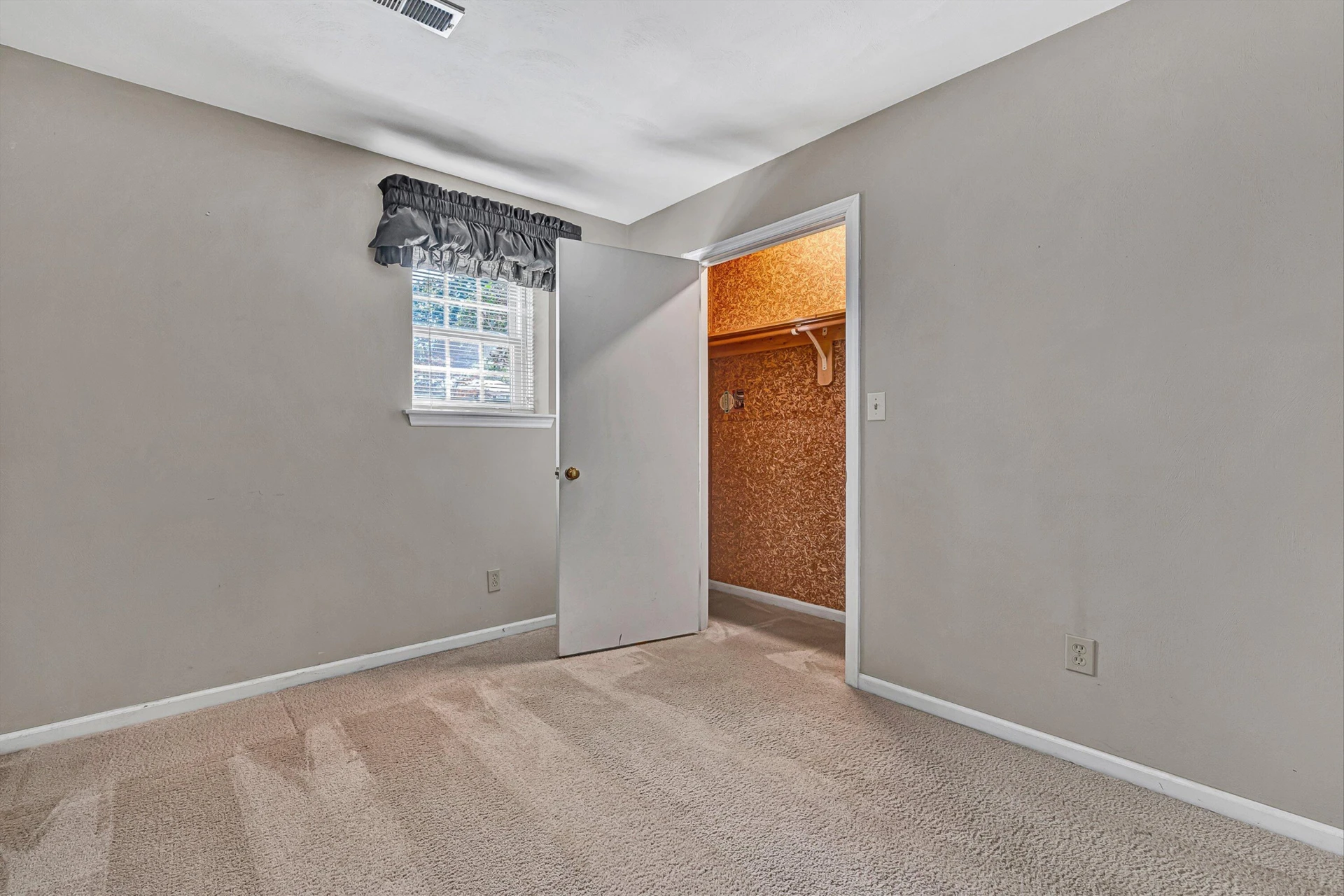 3553 Berryhill DR - Photo 38