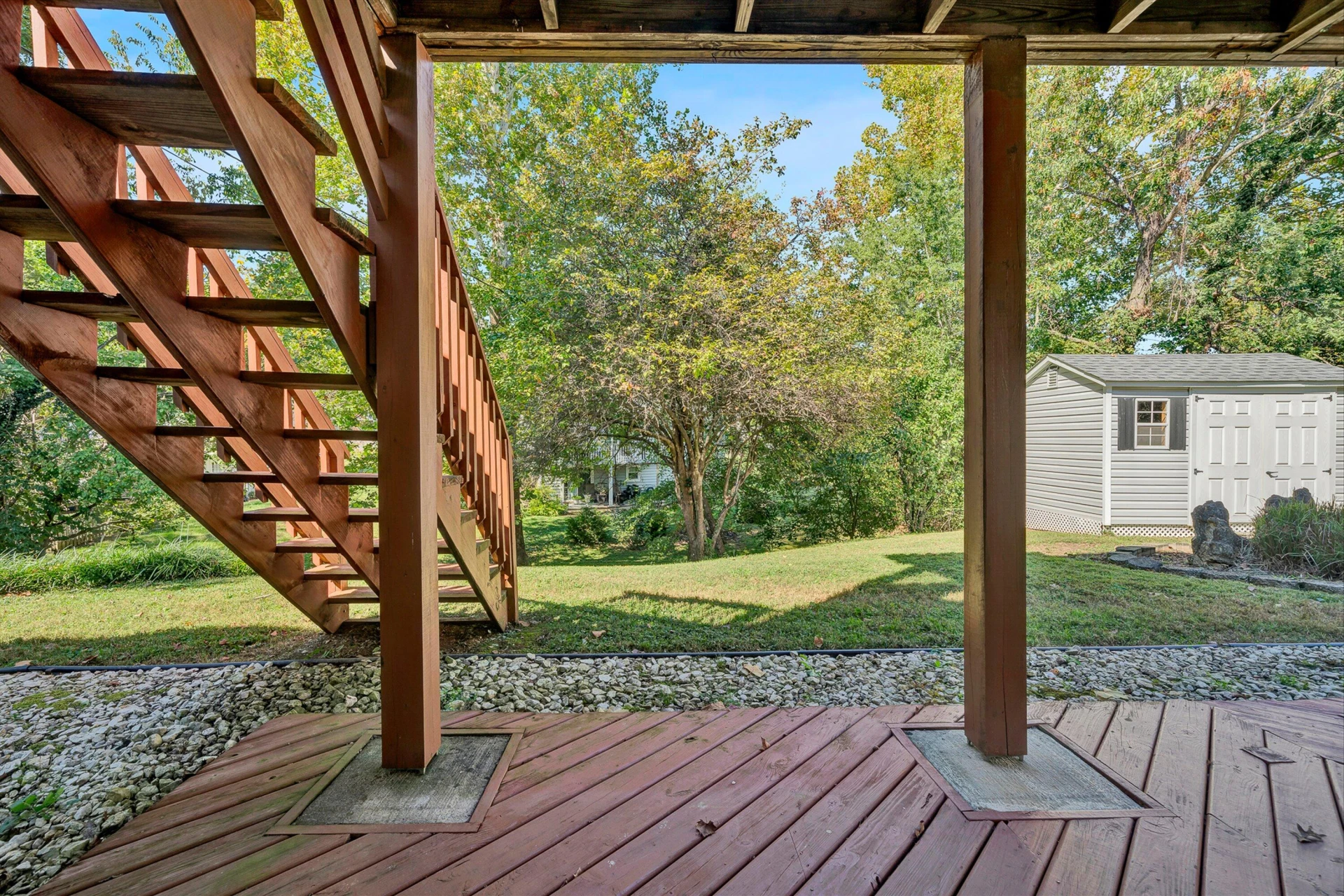 3553 Berryhill DR - Photo 44