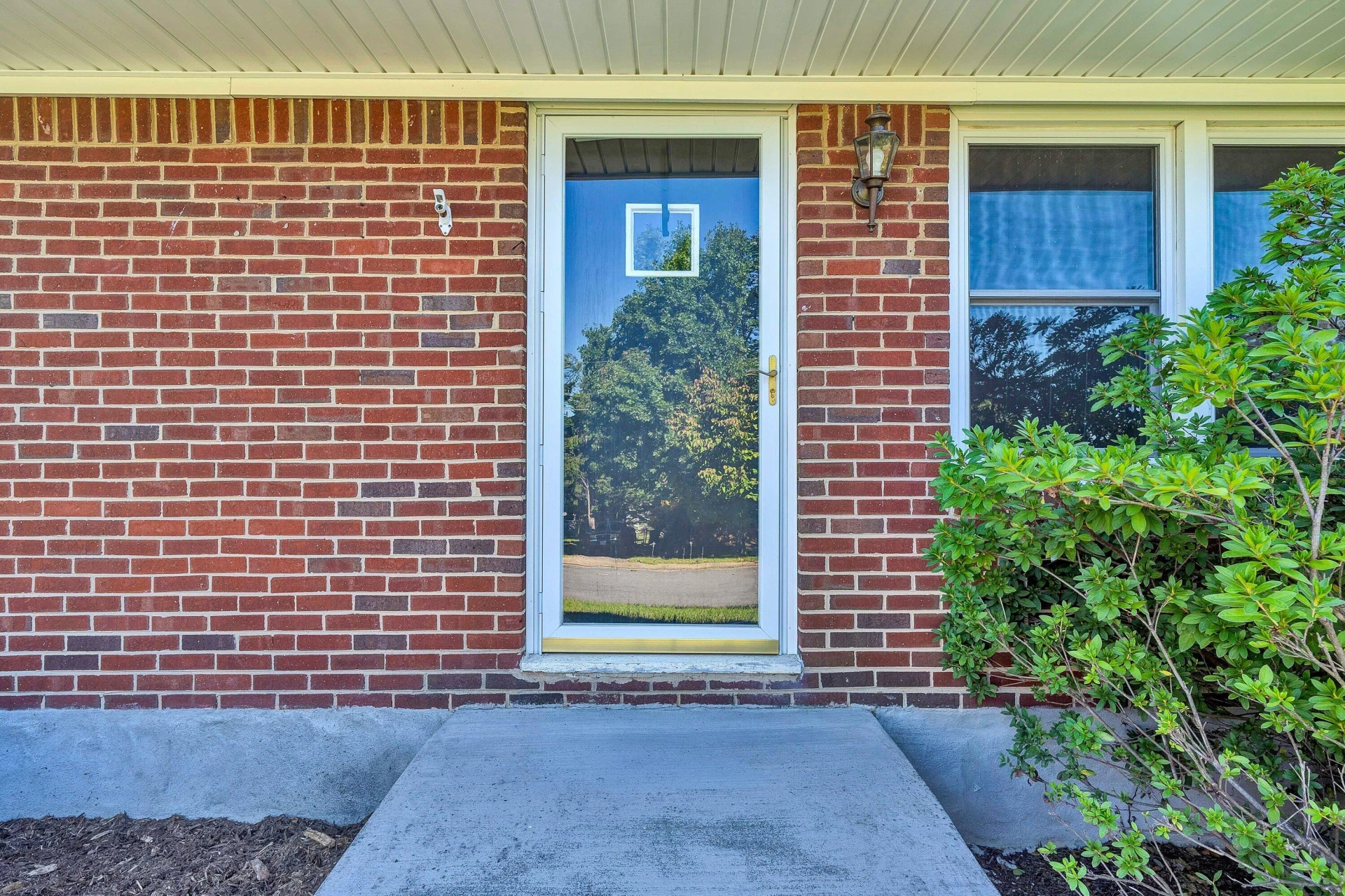 1409 Lori DR - Photo 4