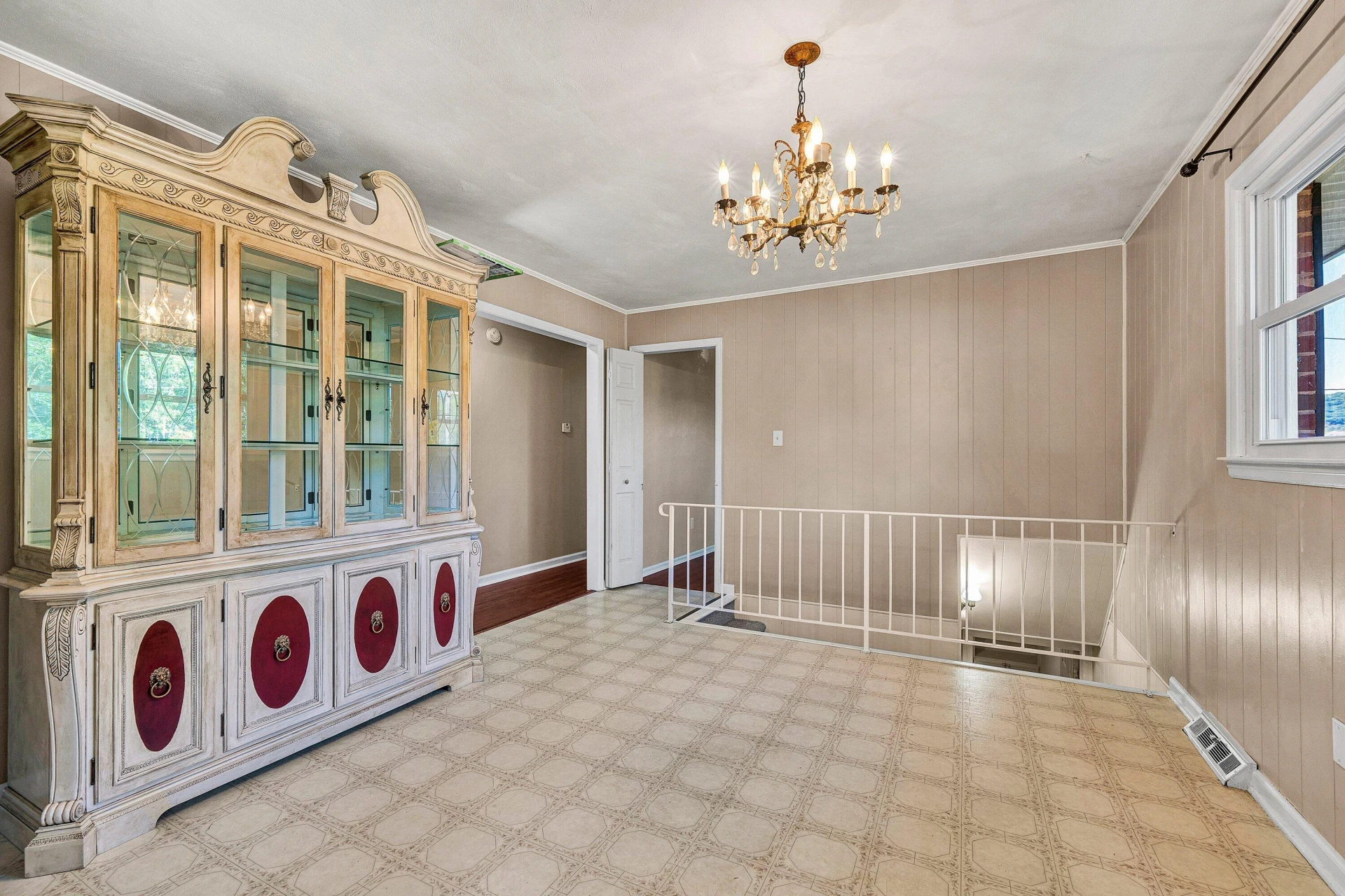 1409 Lori DR - Photo 8
