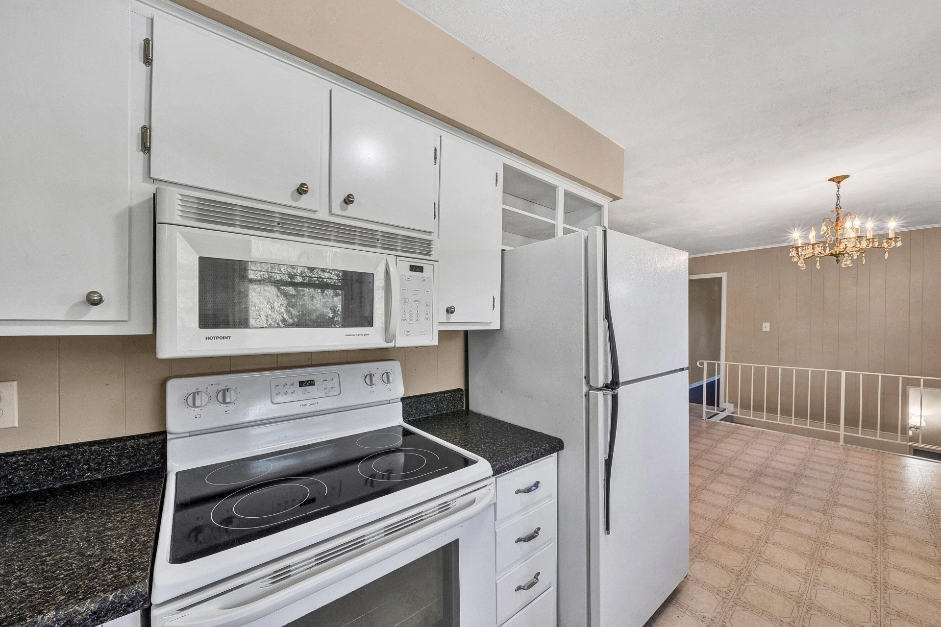 1409 Lori DR - Photo 11