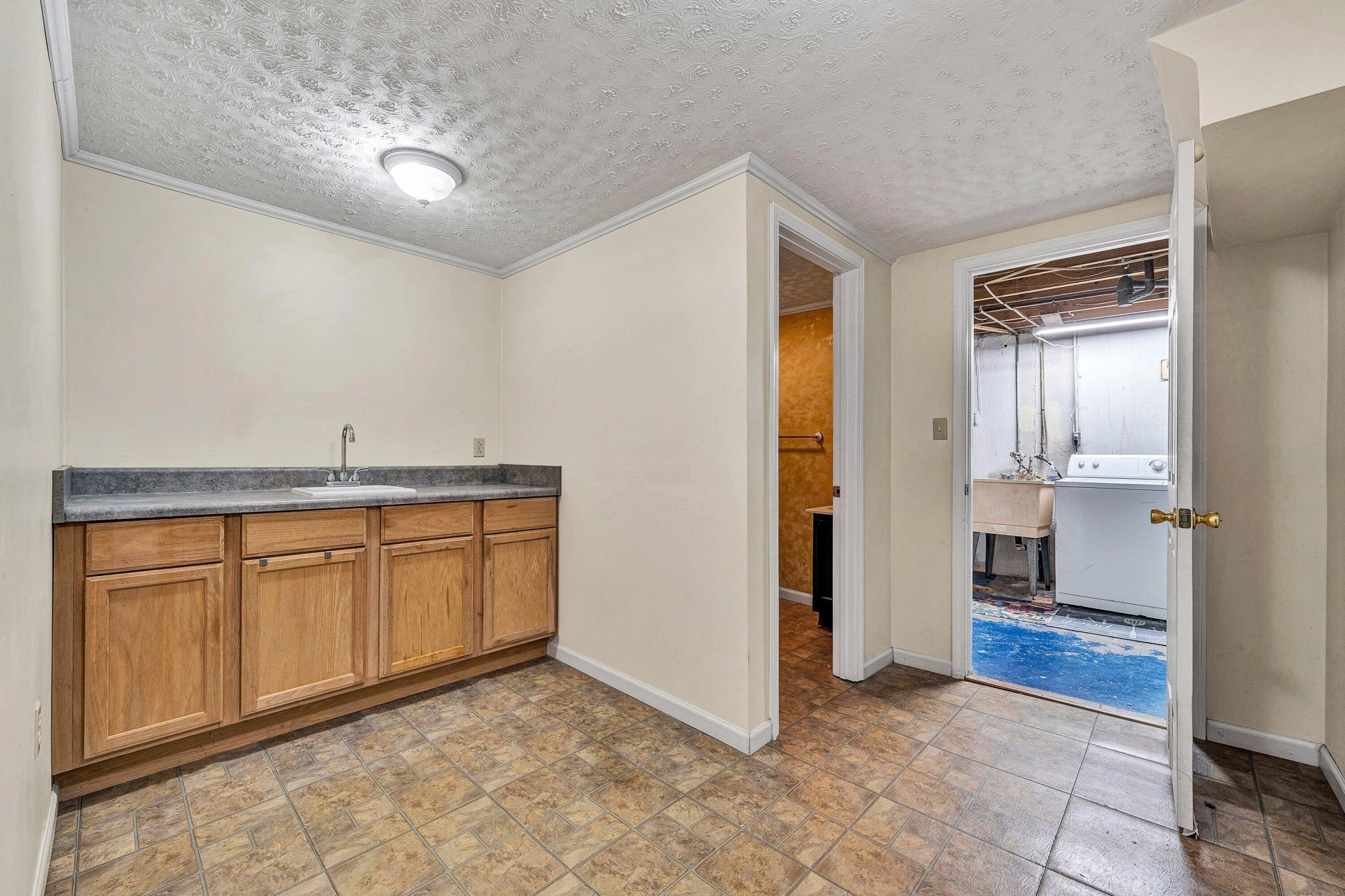 1409 Lori DR - Photo 22