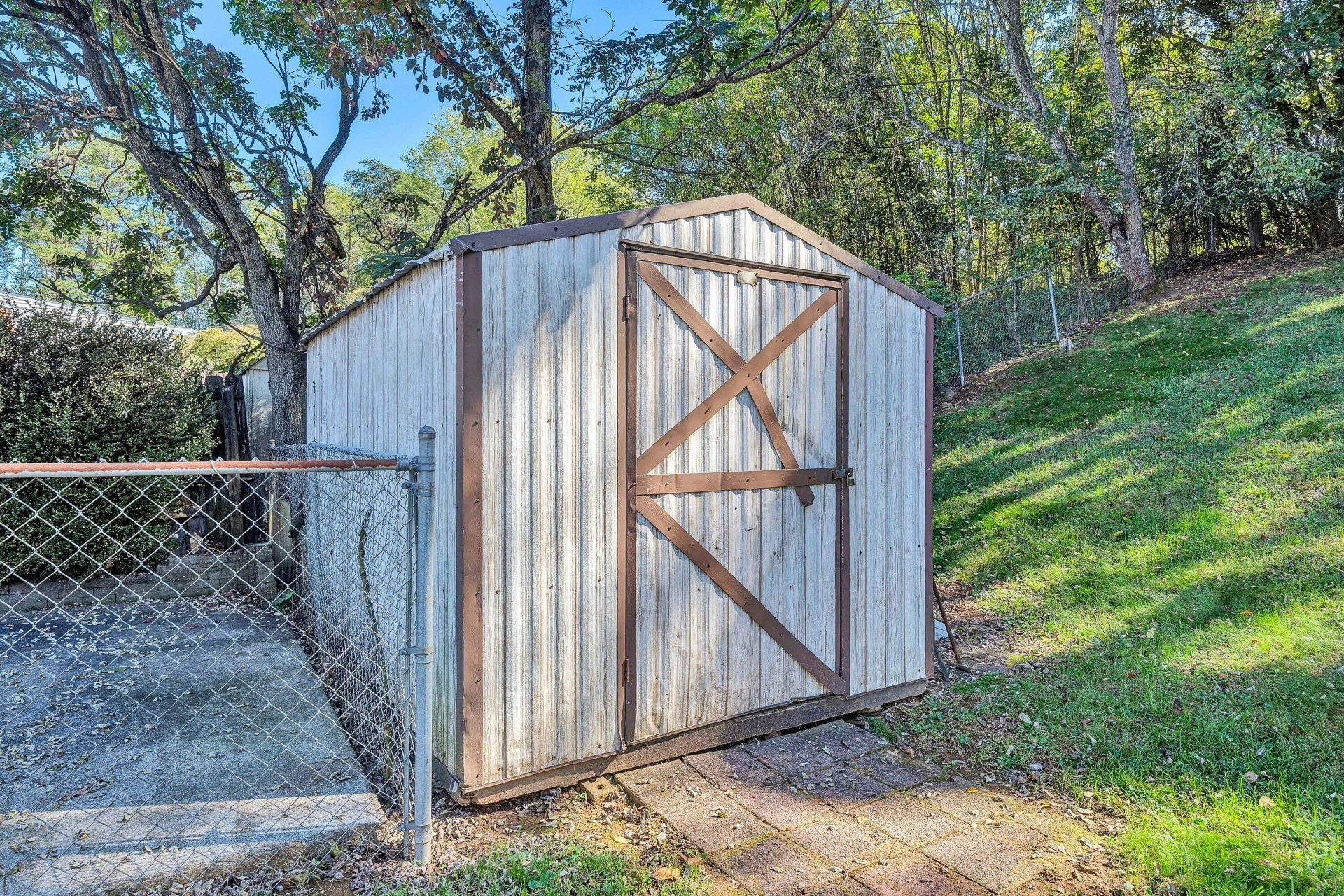 1409 Lori DR - Photo 28