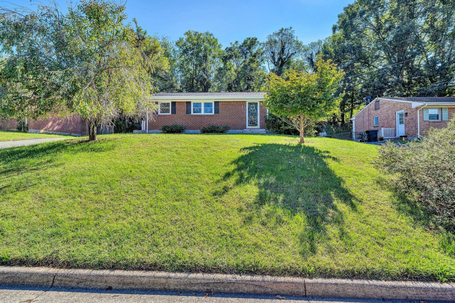 1409 Lori DR - Photo 30