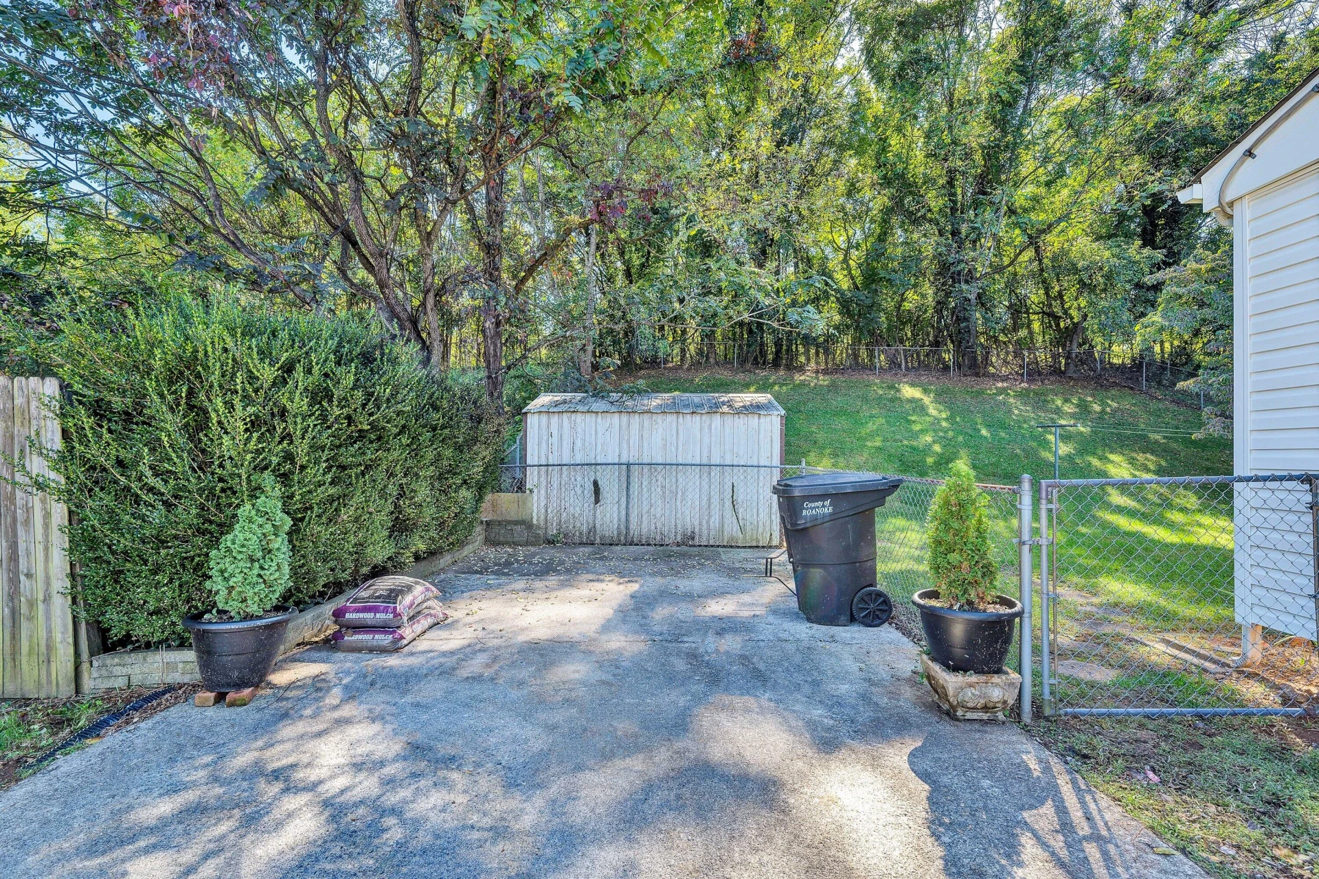 1409 Lori DR - Photo 31