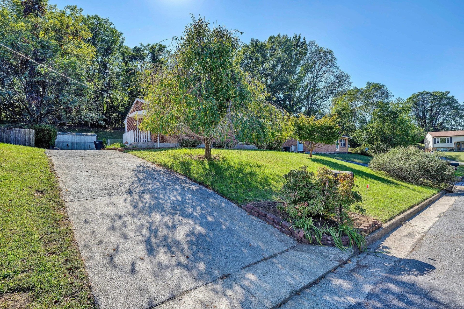 1409 Lori DR - Photo 32