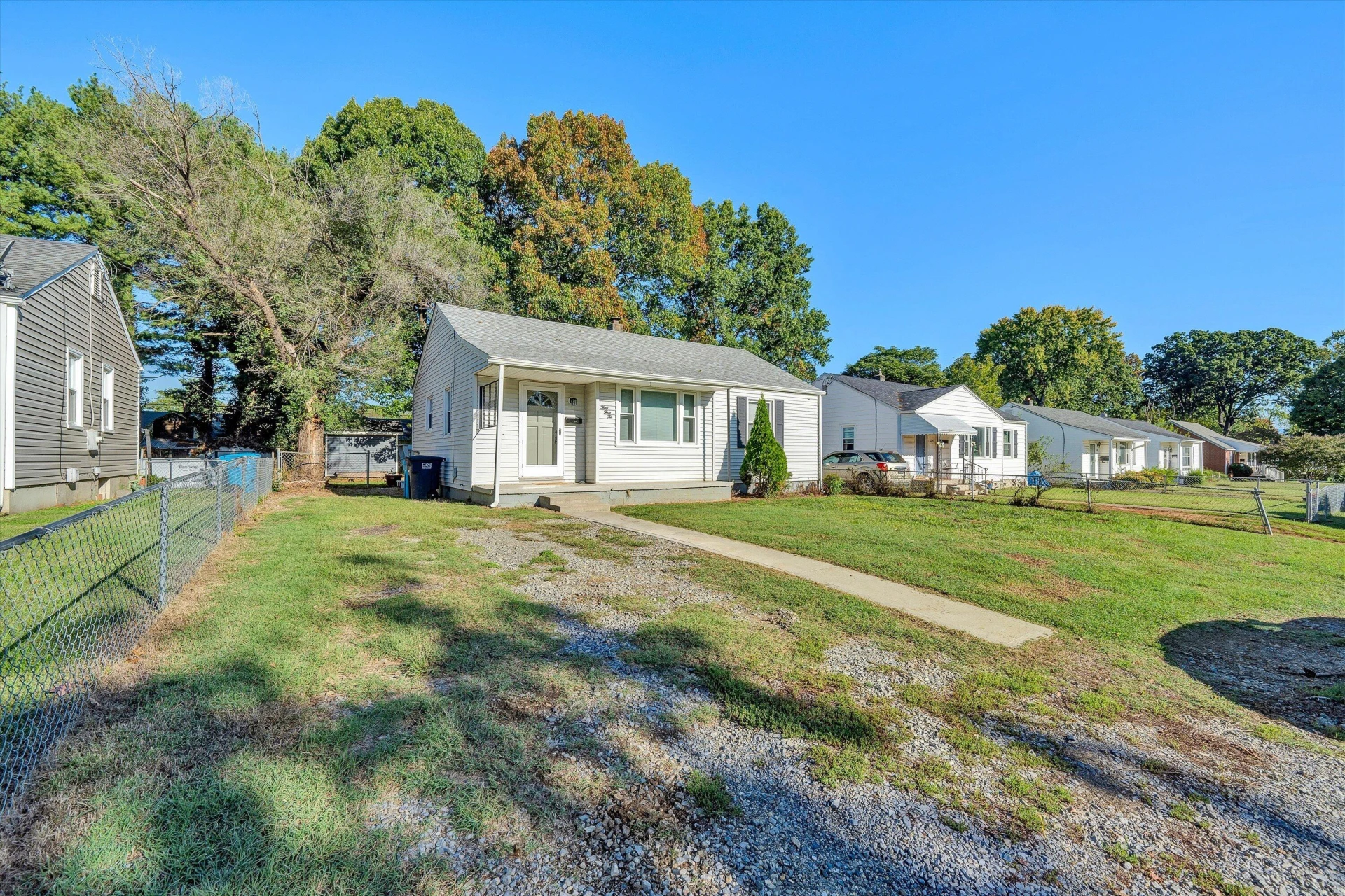 3310 Birchlawn AVE NW - Photo 3