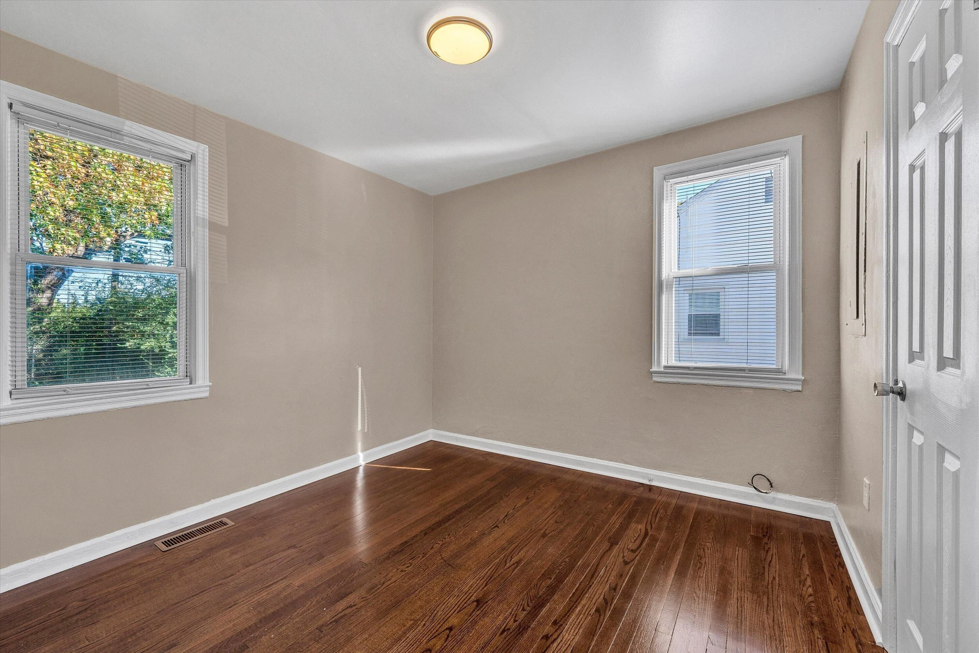 3310 Birchlawn AVE NW - Photo 14