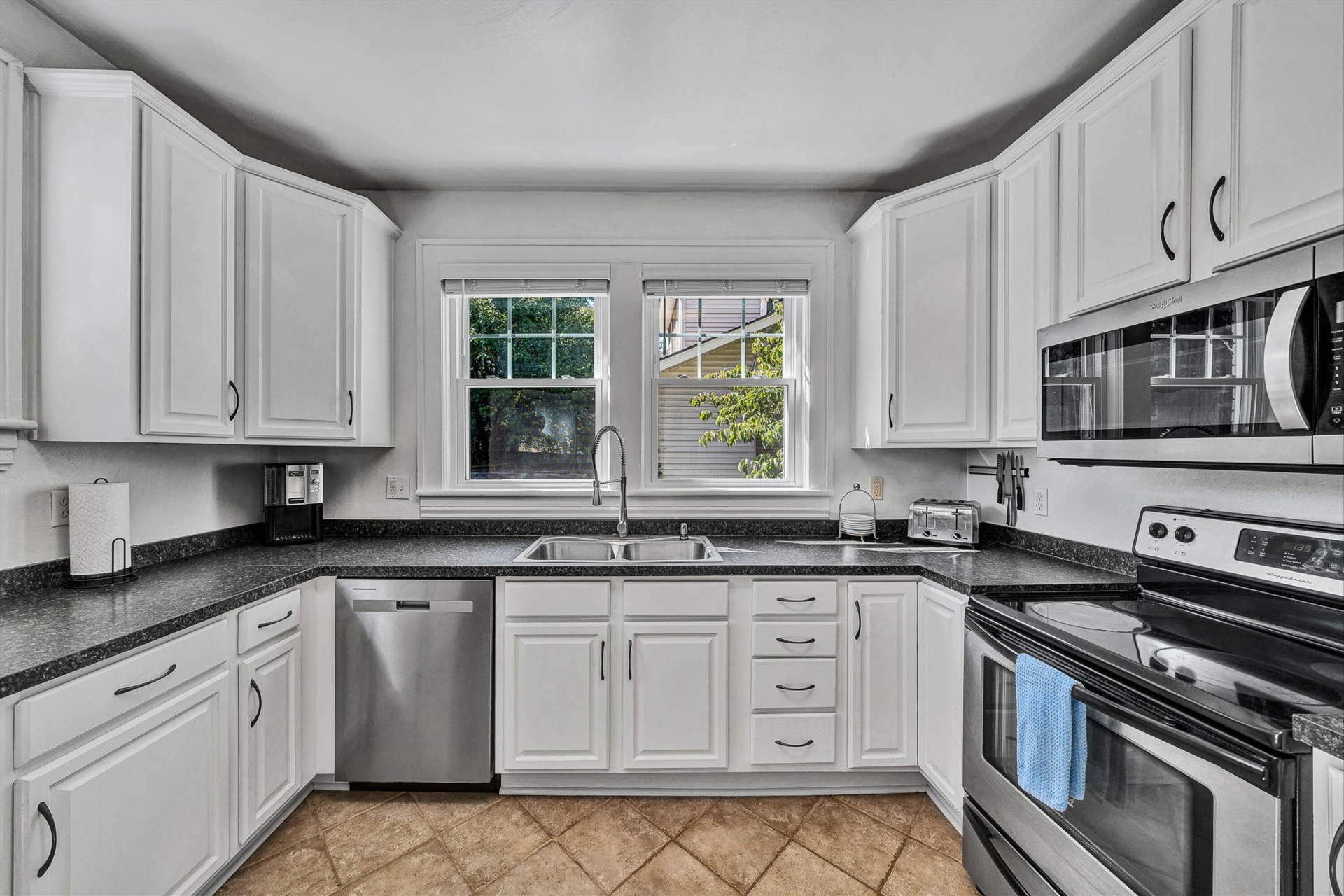 1726 Maiden LN SW - Photo 16