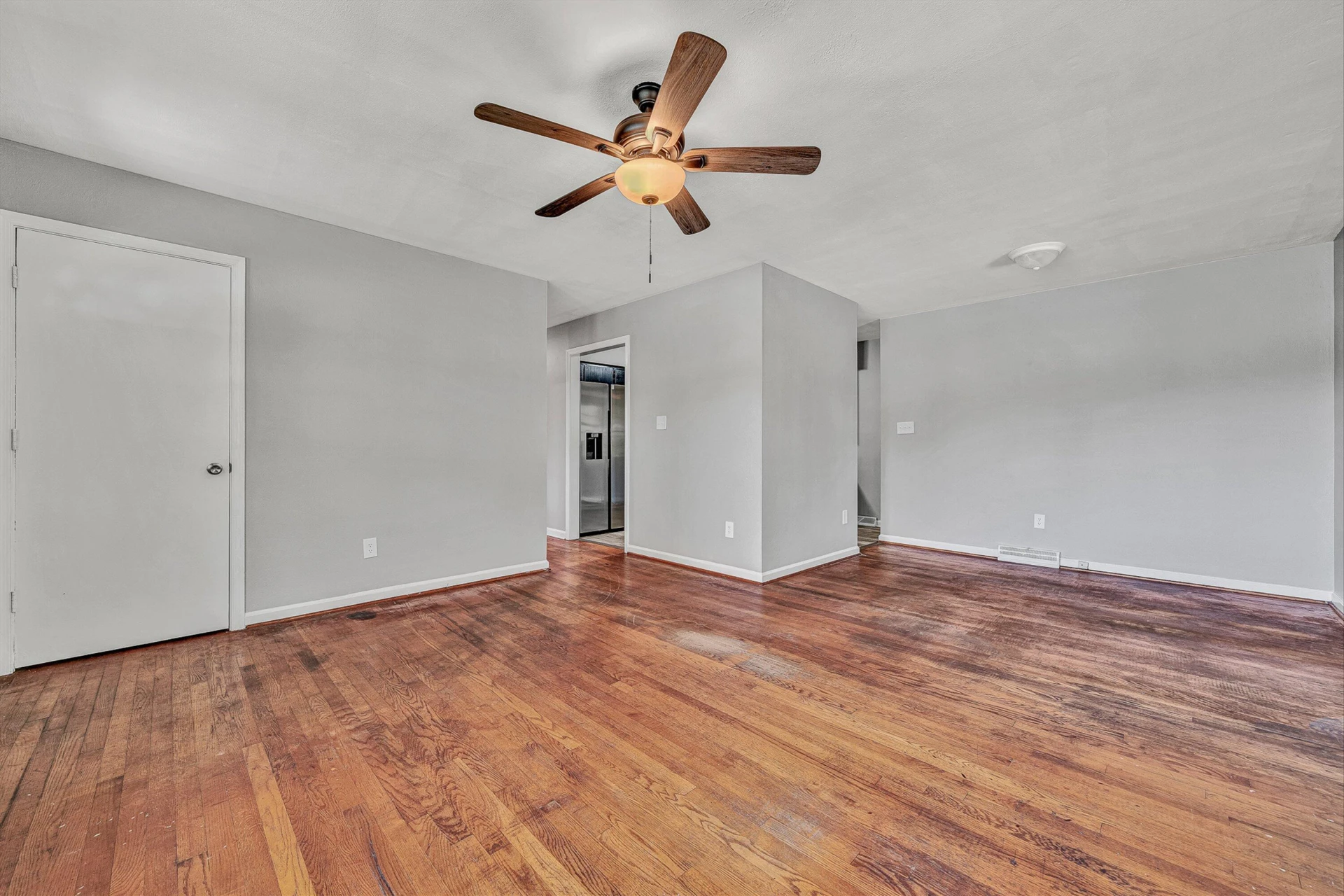 720 Kenyon RD - Photo 5
