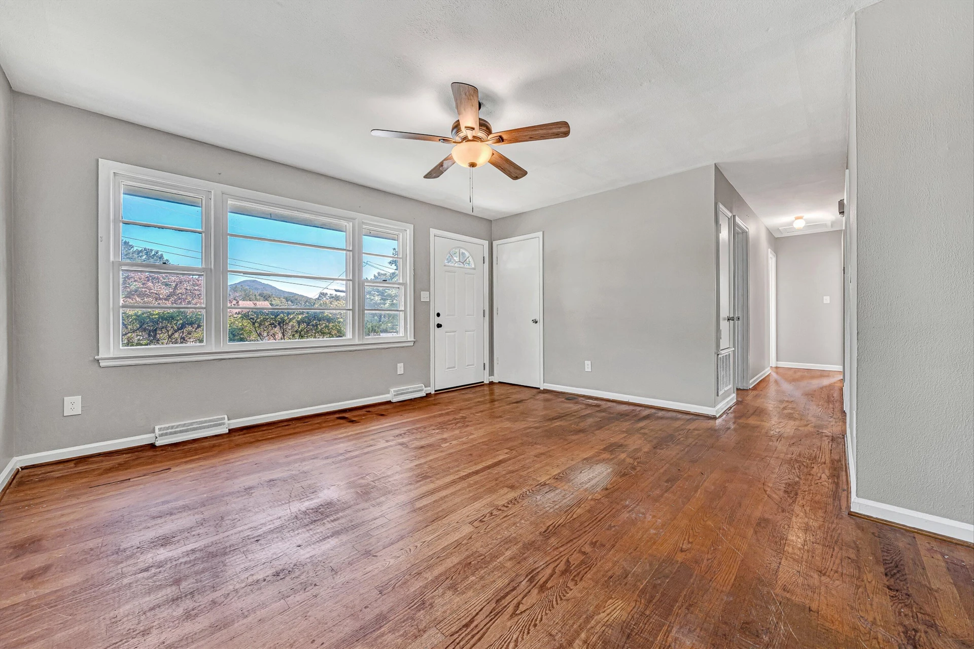 720 Kenyon RD - Photo 7