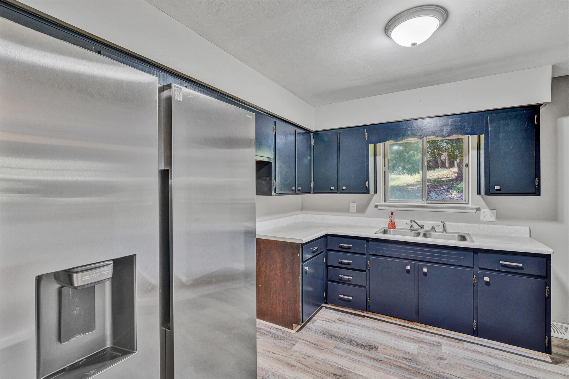 720 Kenyon RD - Photo 10