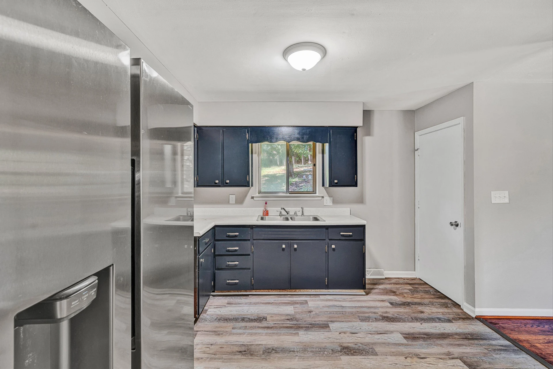 720 Kenyon RD - Photo 11