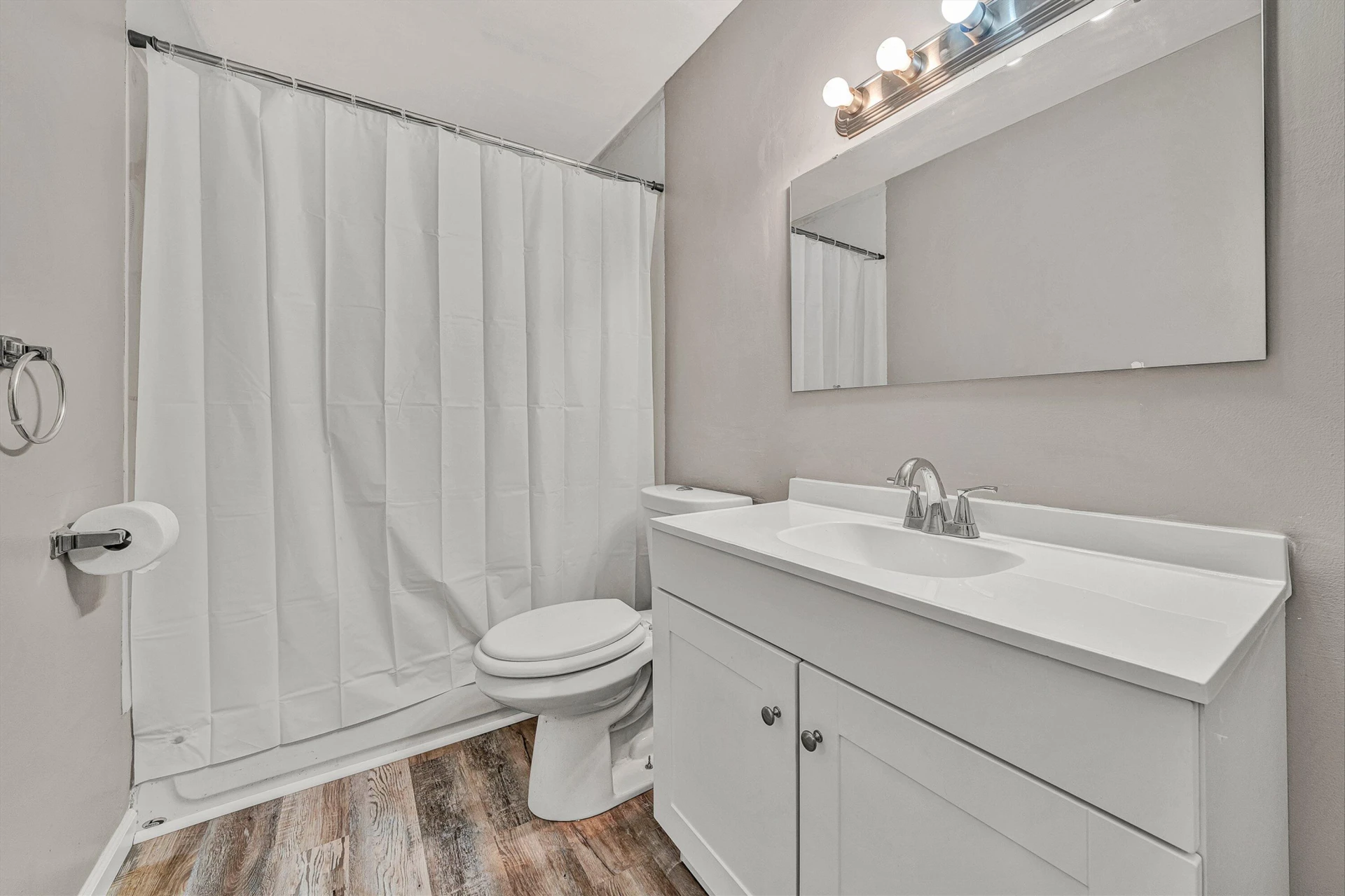 720 Kenyon RD - Photo 14