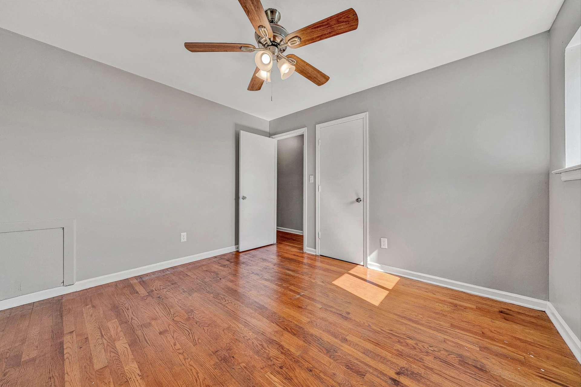 720 Kenyon RD - Photo 16