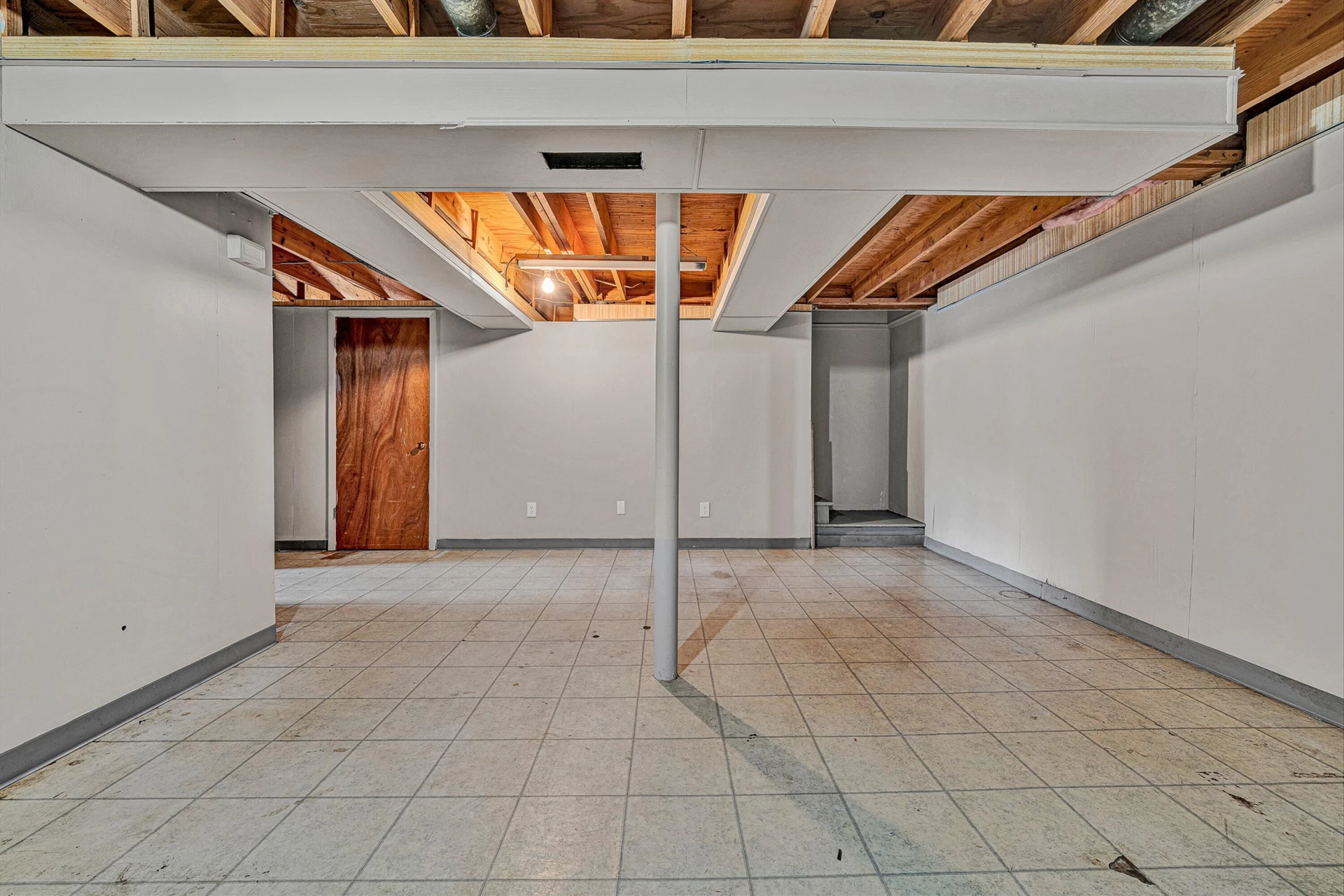 720 Kenyon RD - Photo 19