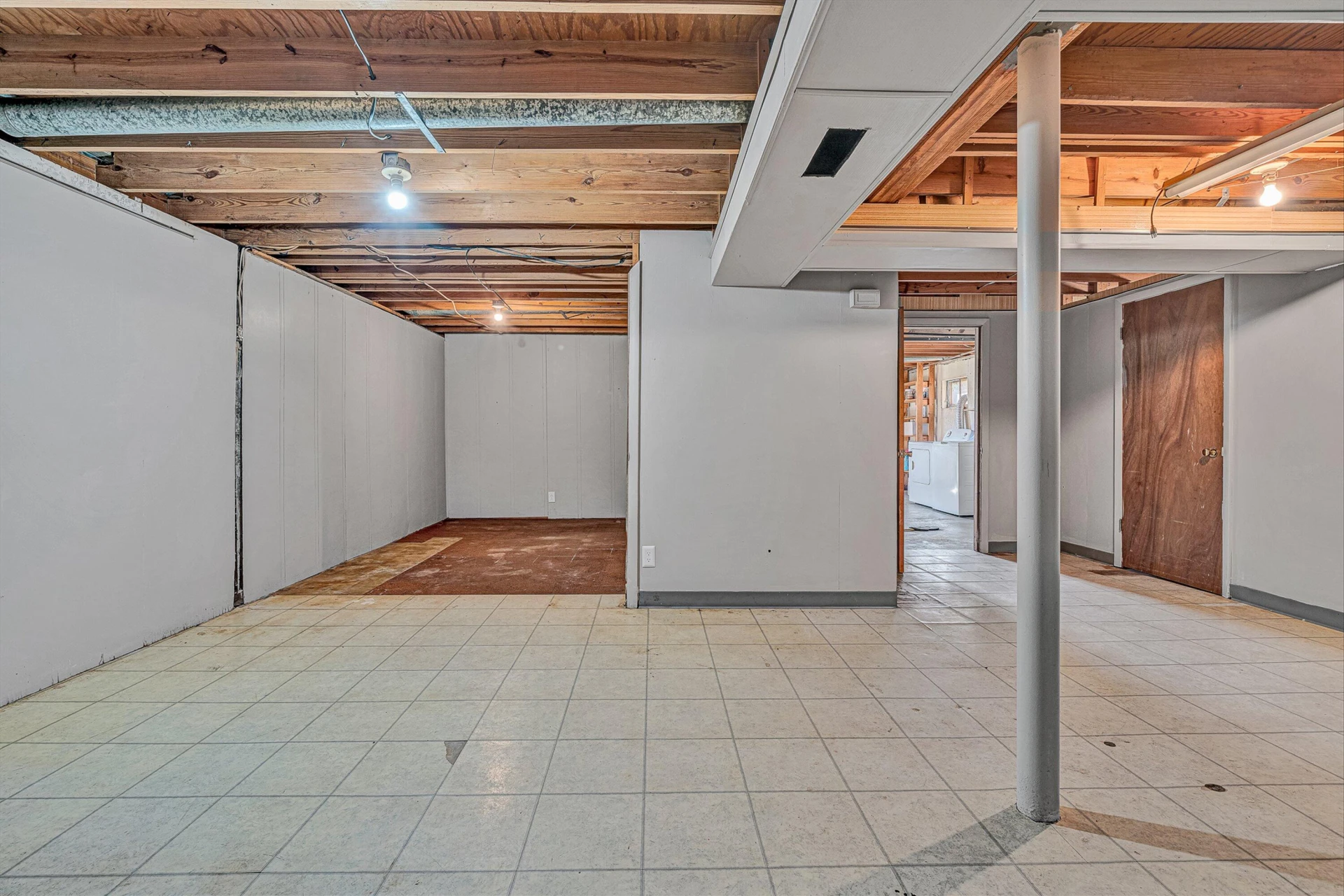 720 Kenyon RD - Photo 20