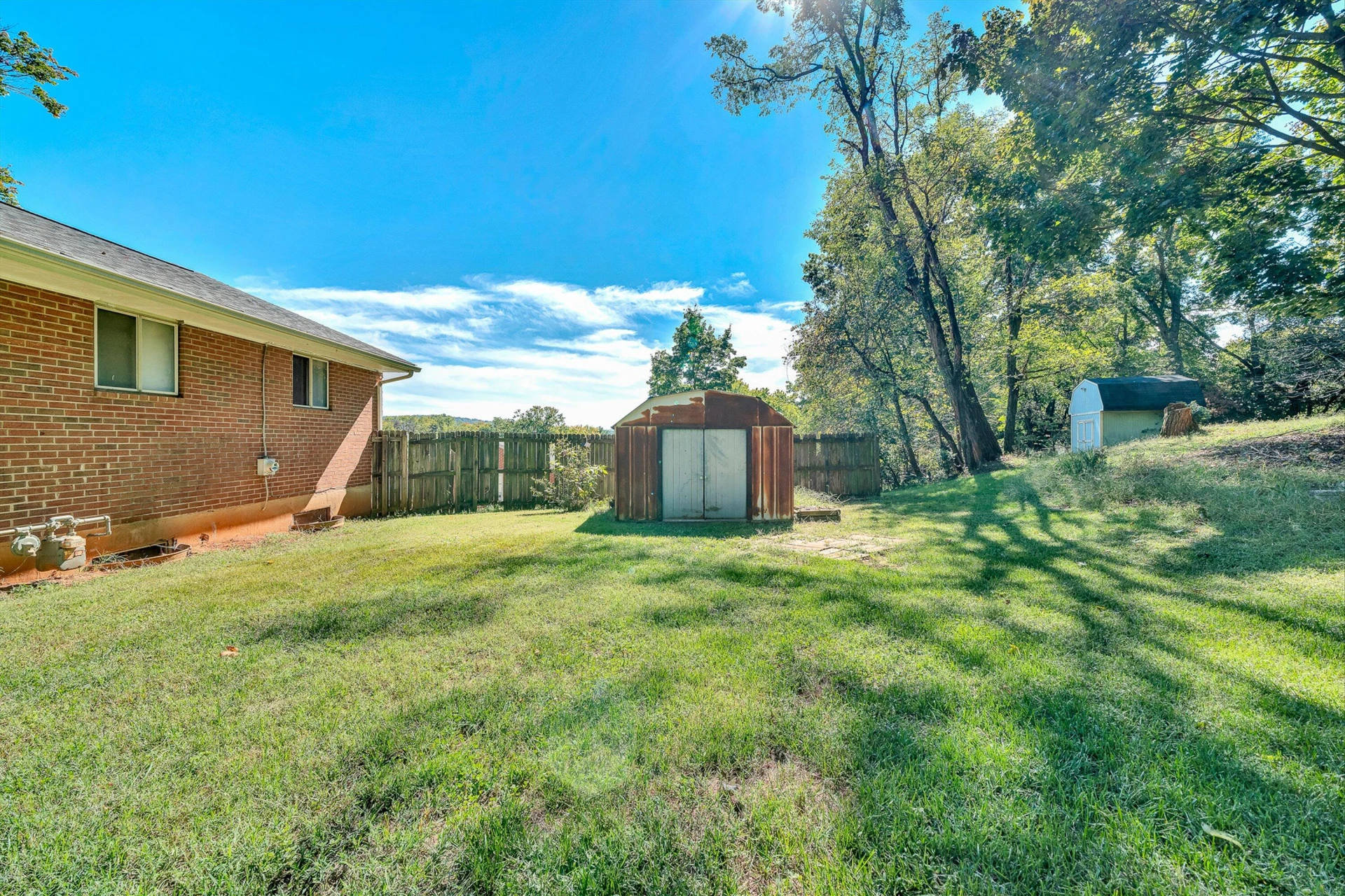 720 Kenyon RD - Photo 26