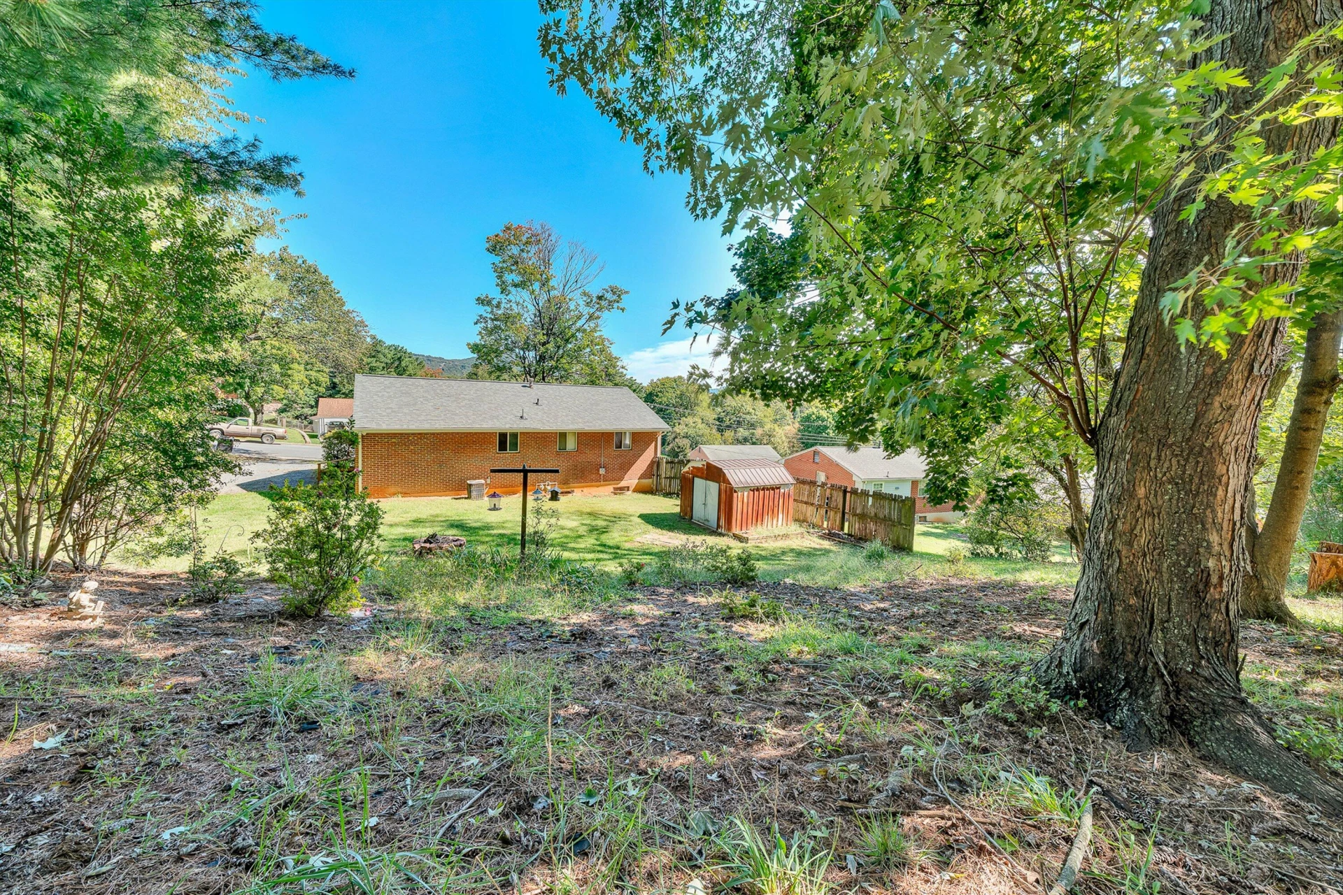 720 Kenyon RD - Photo 29