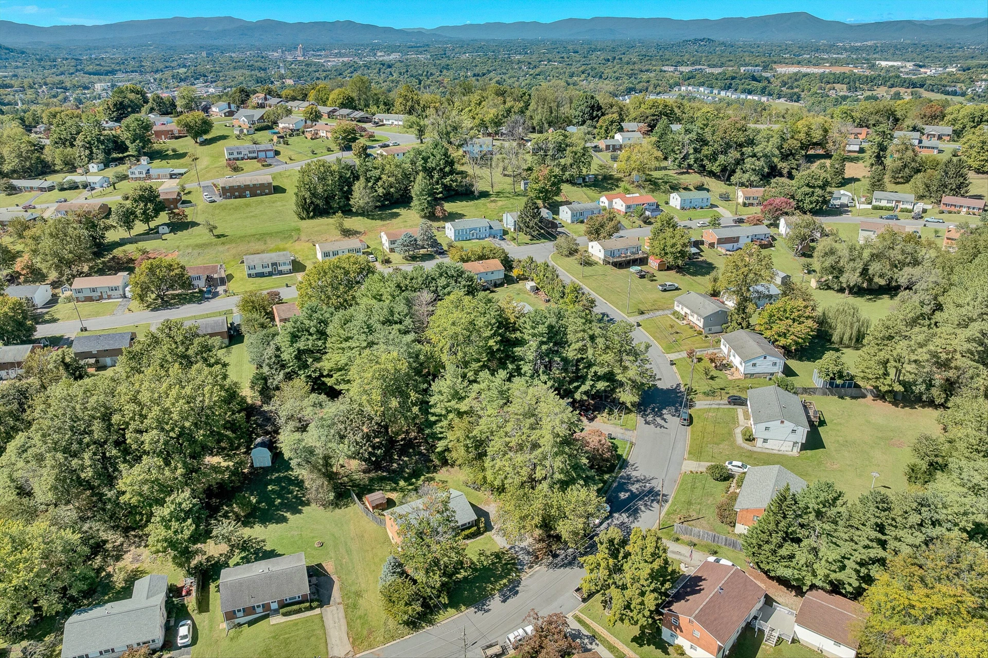 720 Kenyon RD - Photo 33