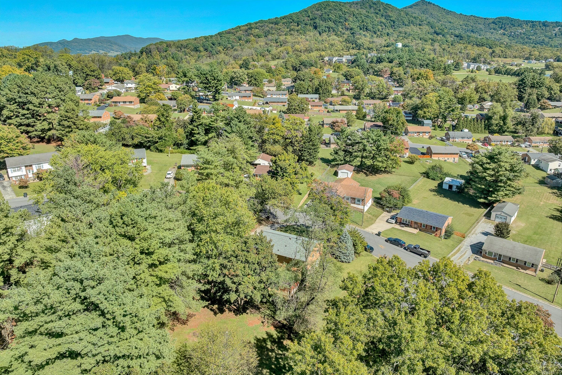 720 Kenyon RD - Photo 35