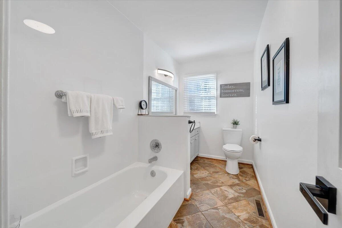 2831 Westclub DR - Photo 32