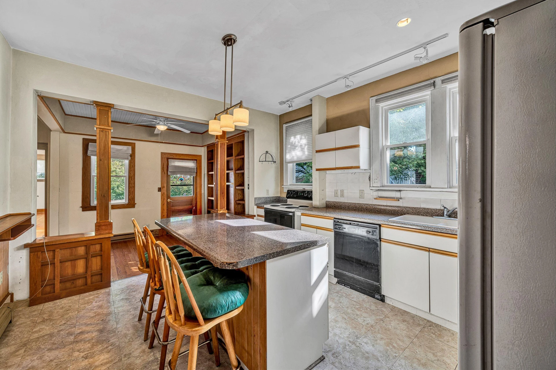 2315 Maiden LN SW - Photo 14