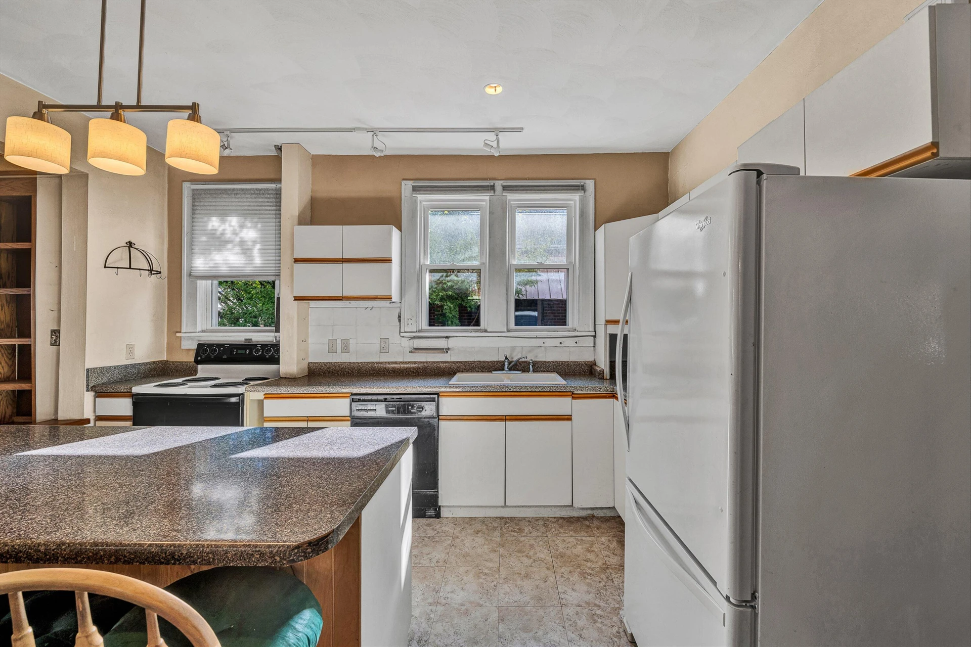 2315 Maiden LN SW - Photo 15