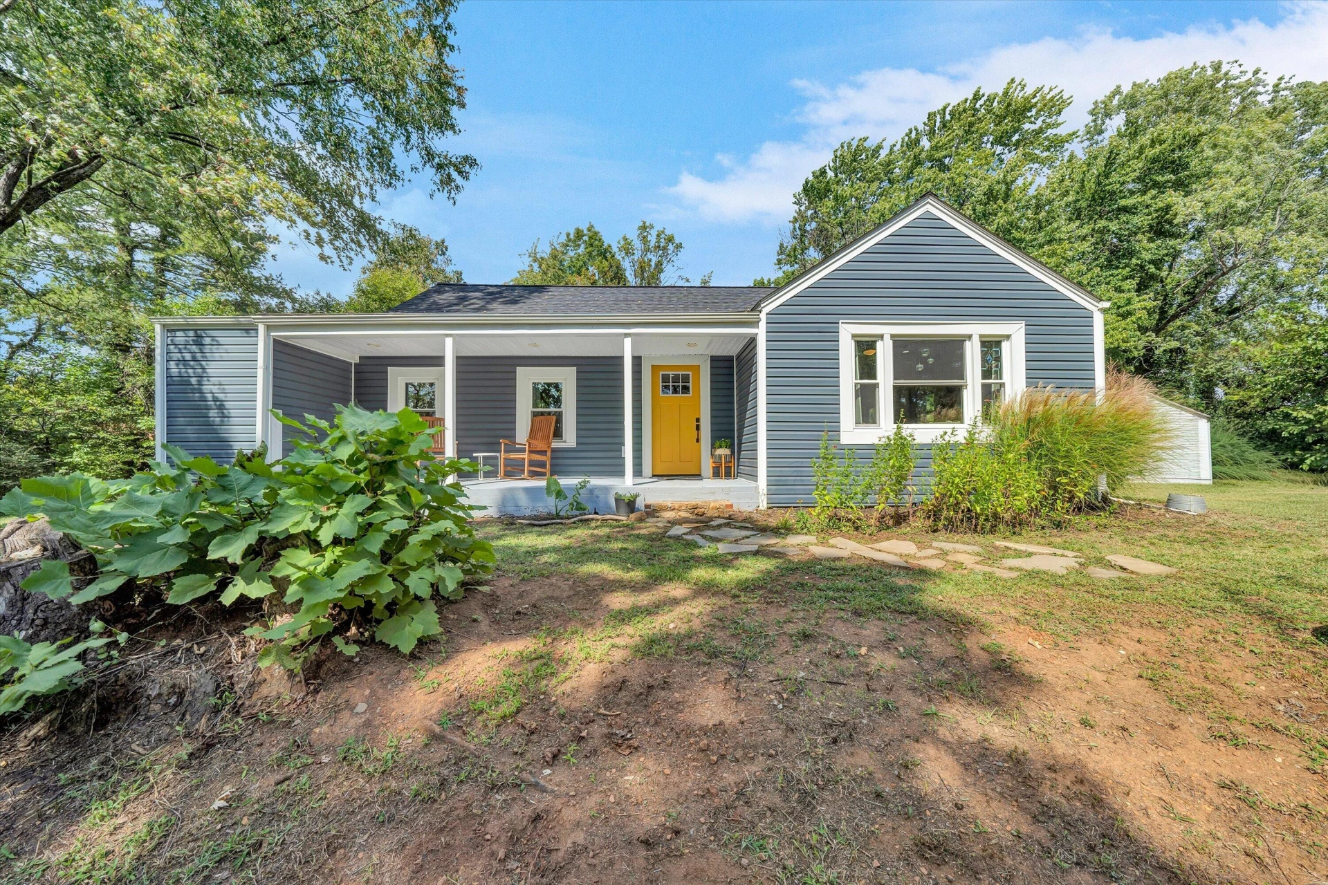 324 Jamie LN - Photo 2