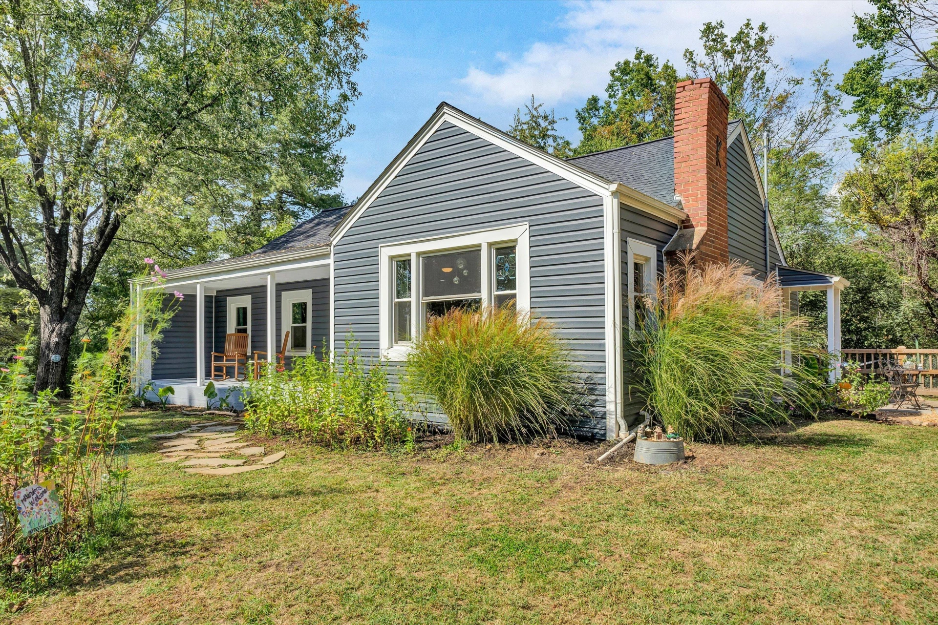 324 Jamie LN - Photo 3