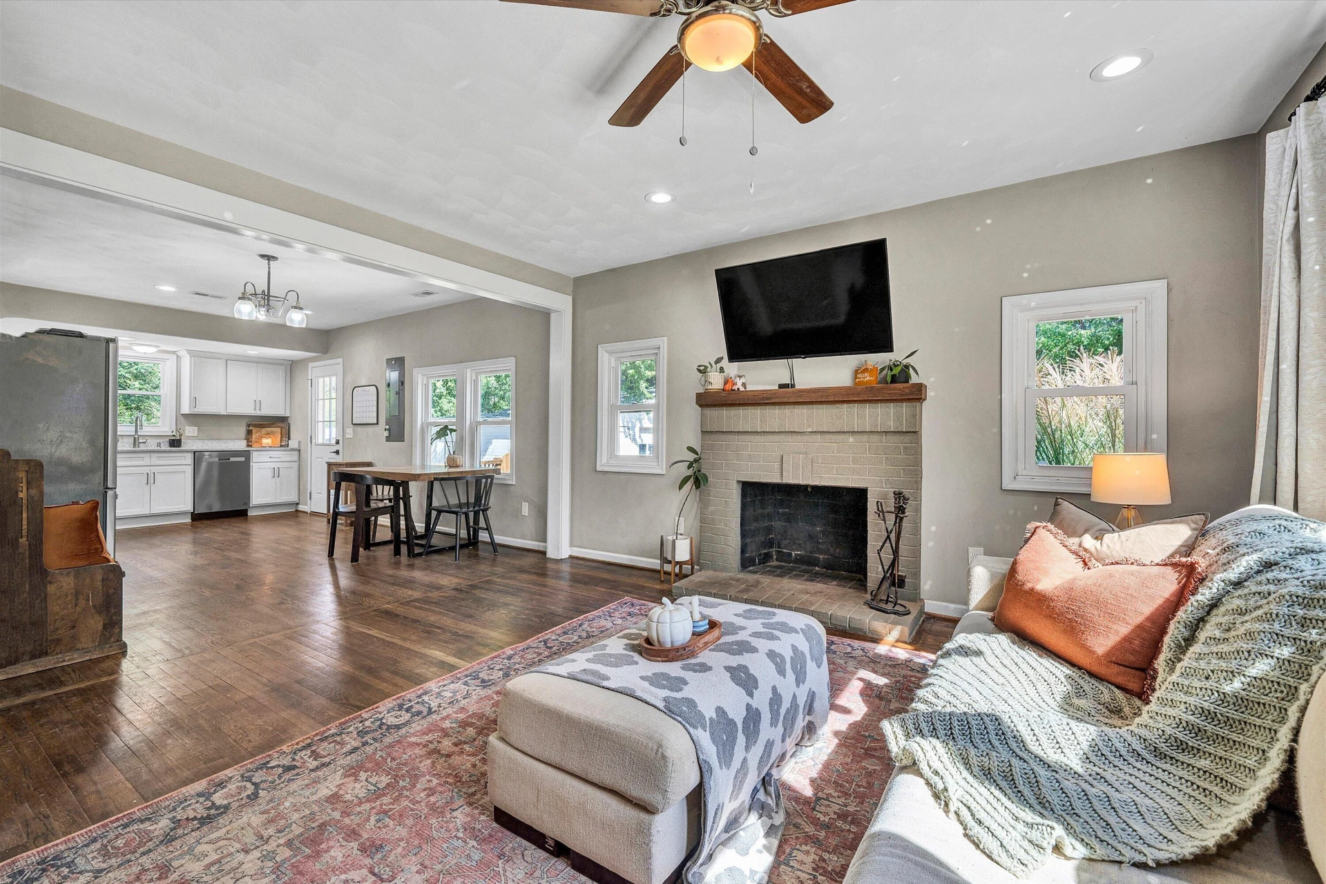 324 Jamie LN - Photo 11