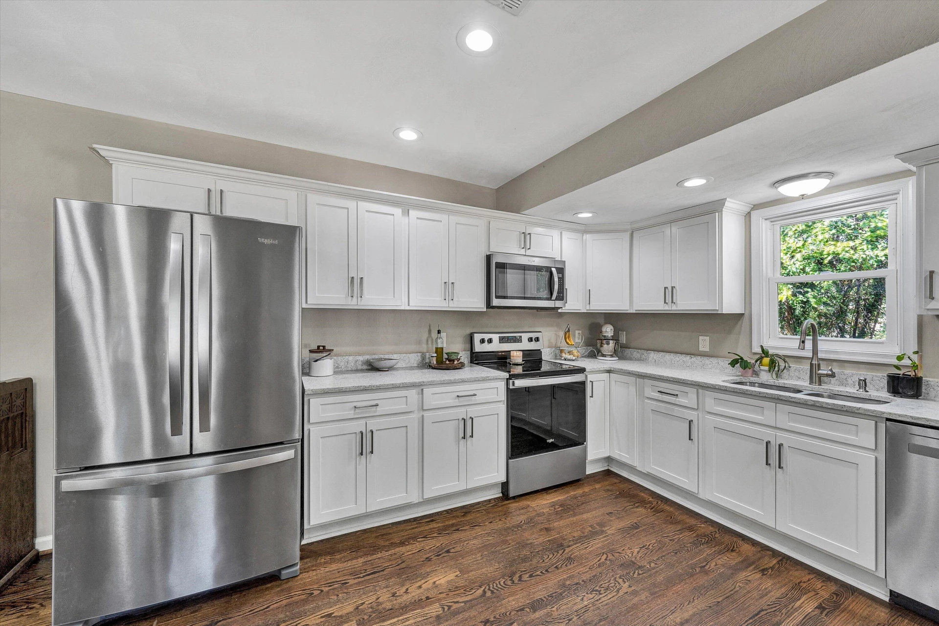 324 Jamie LN - Photo 19