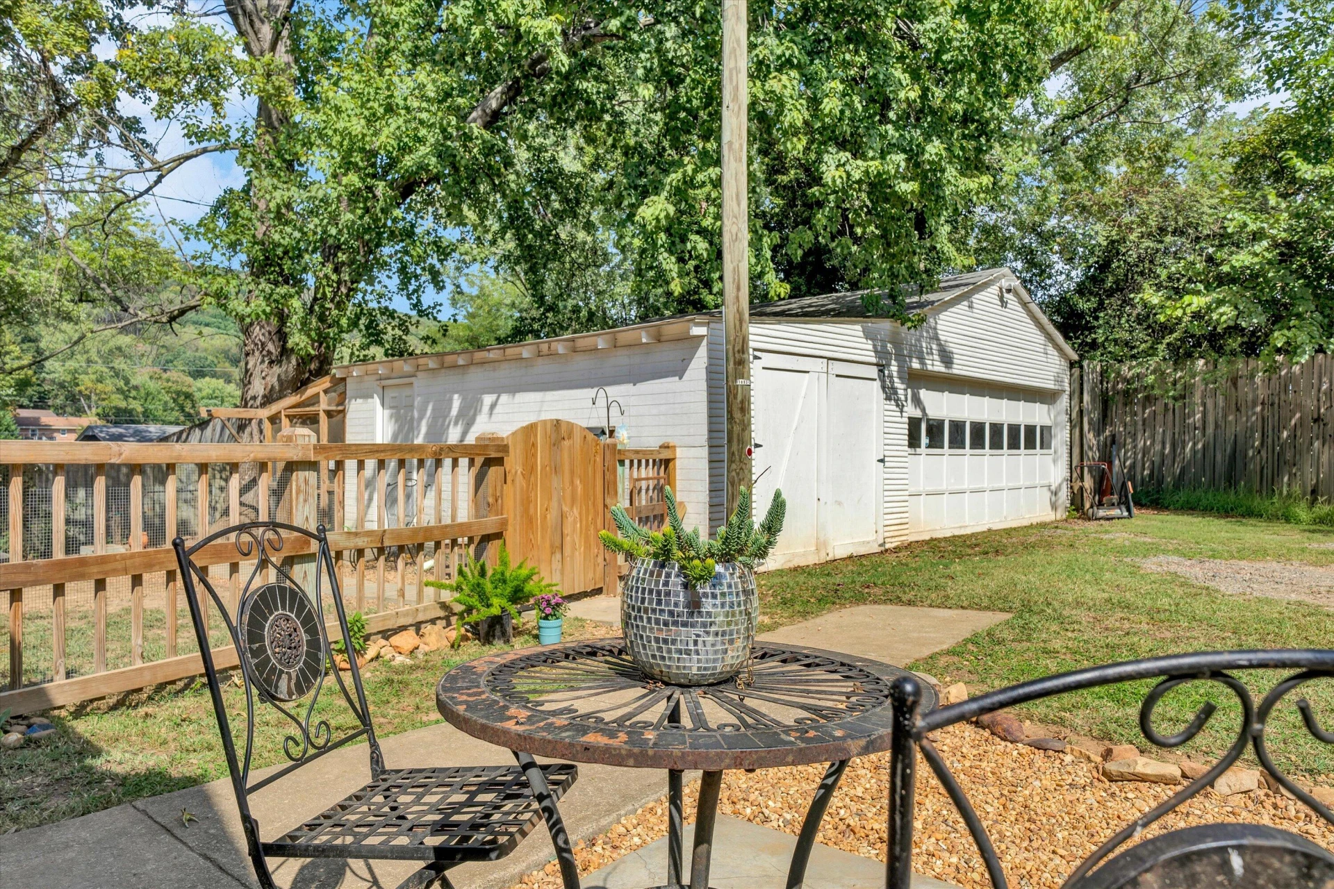 324 Jamie LN - Photo 33