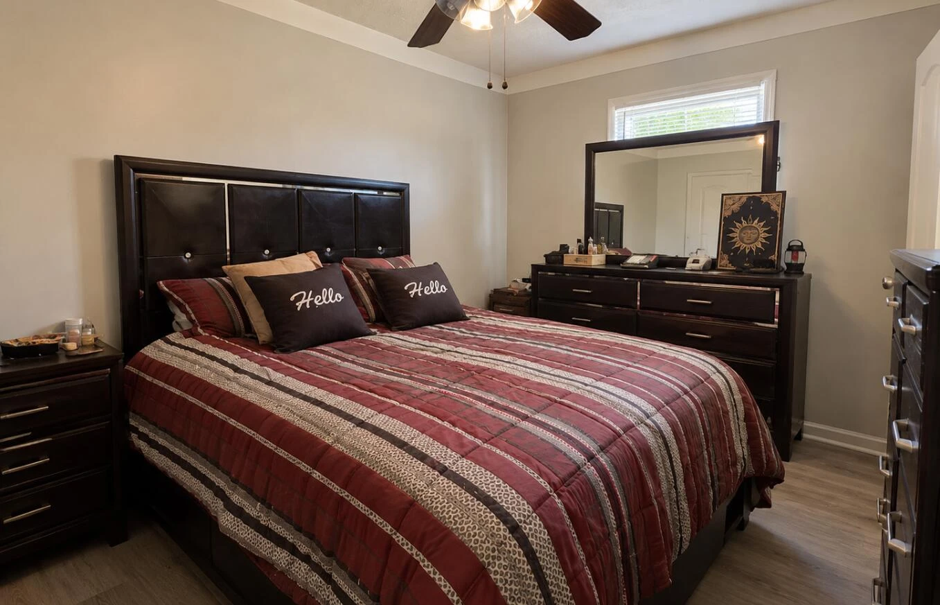 1508 Guildhall AVE NW - Photo 4